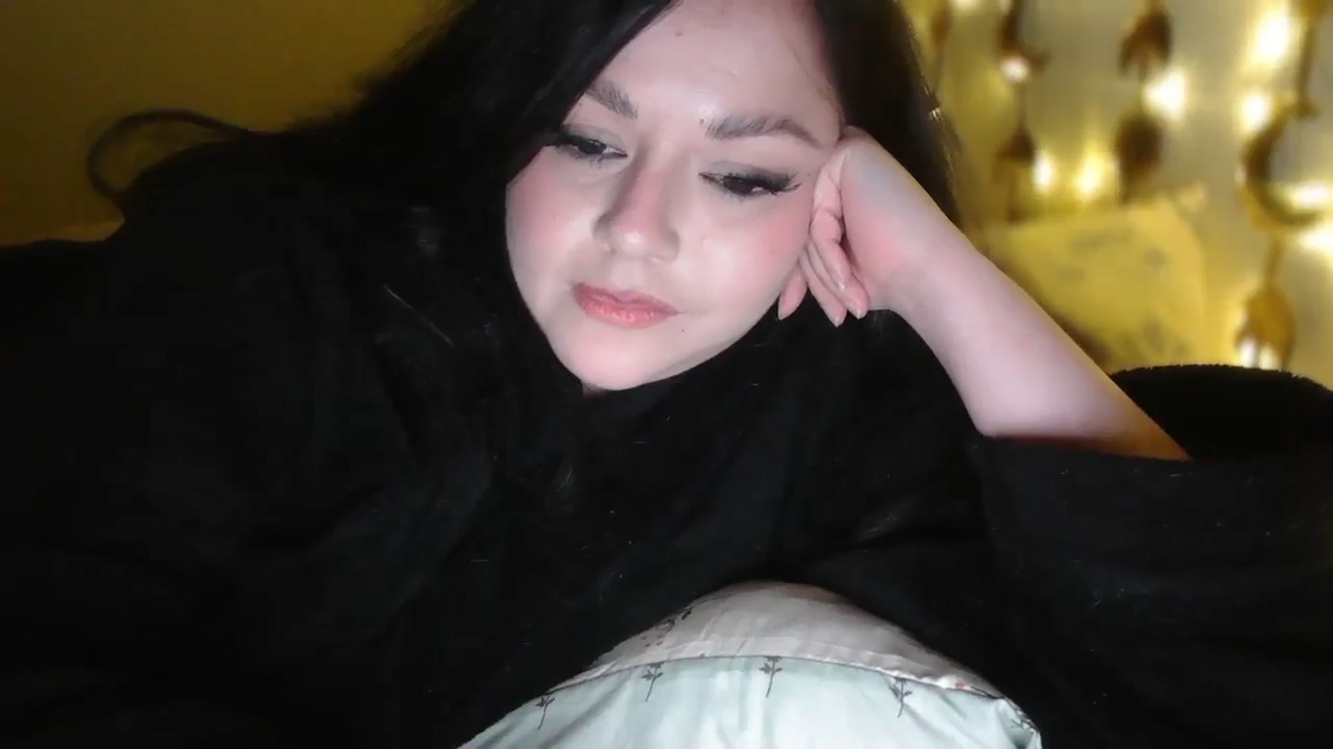 Gallery image thumbnail from TitsMcgeee's myfreecams stream on, 04/18/2026, 09:53 image 10 of 20