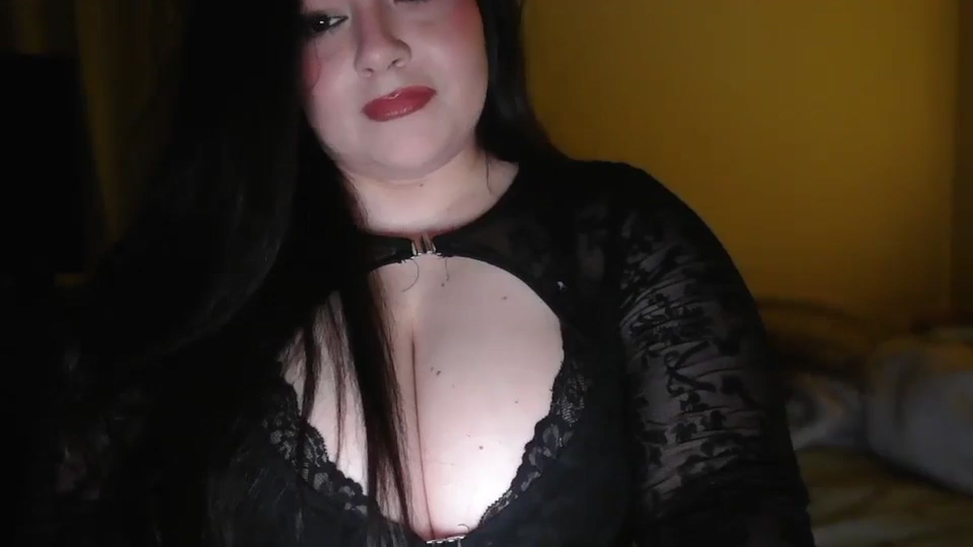 Gallery image thumbnail from TitsMcgeee's myfreecams stream on, 04/20/2026, 05:30 image 12 of 20
