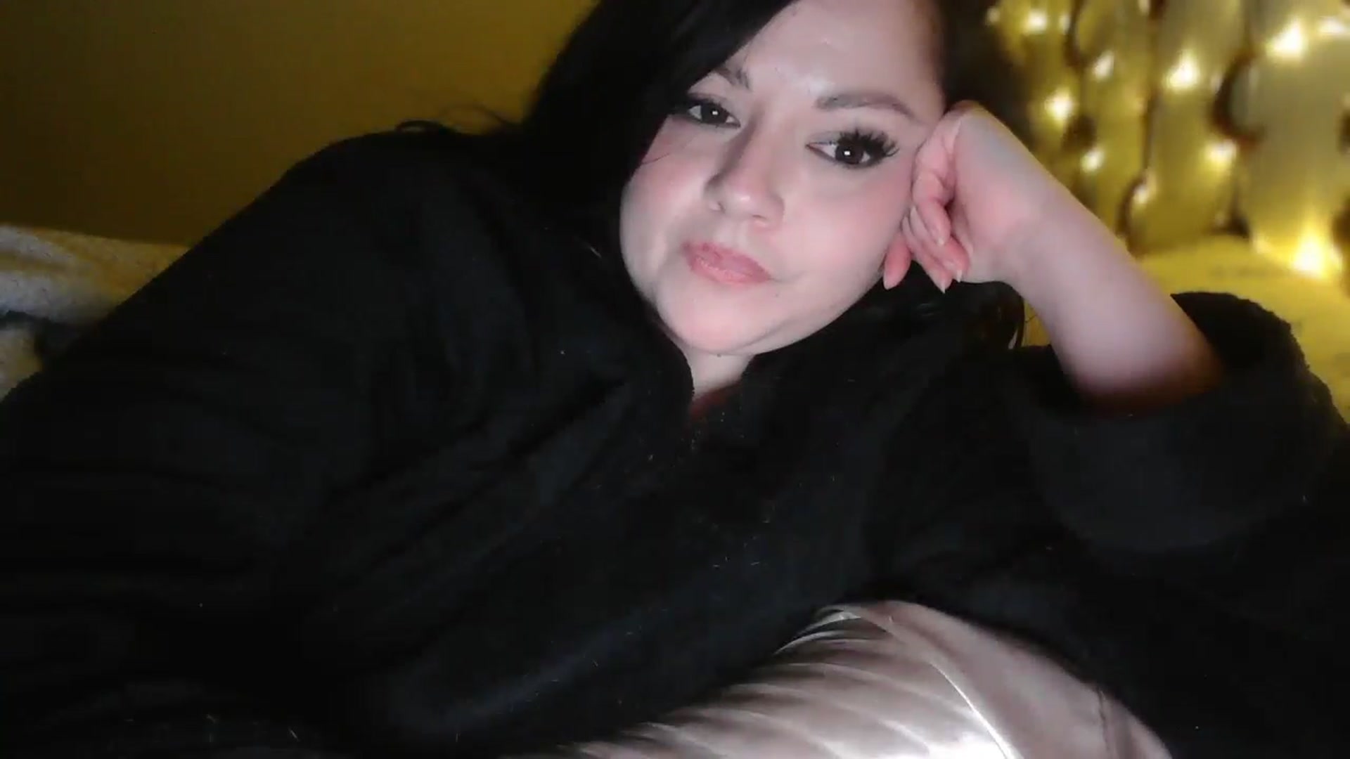 Gallery image thumbnail from TitsMcgeee's myfreecams stream on, 05/02/2026, 04:25 image 8 of 20