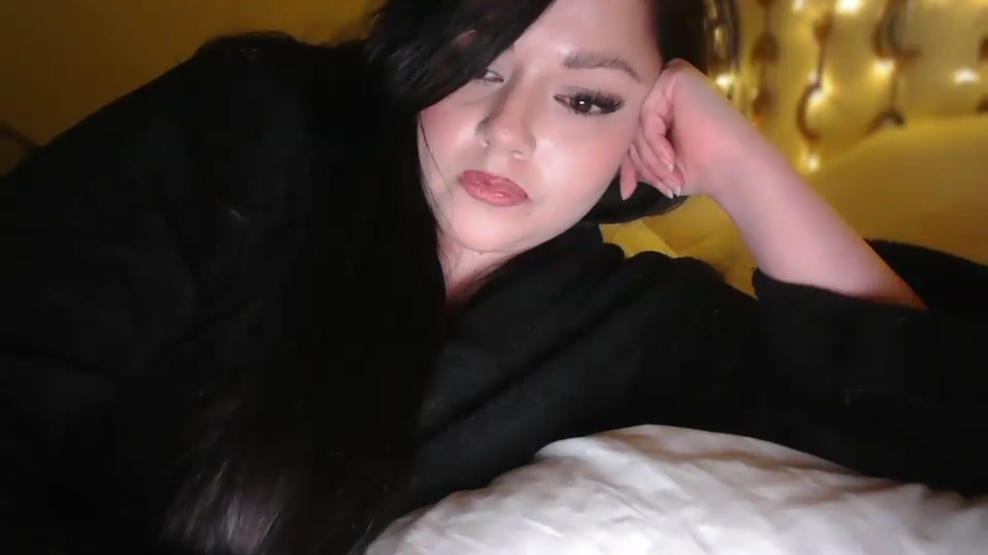 Gallery image thumbnail from TitsMcgeee's myfreecams stream on, 05/12/2026, 03:32 image 15 of 20