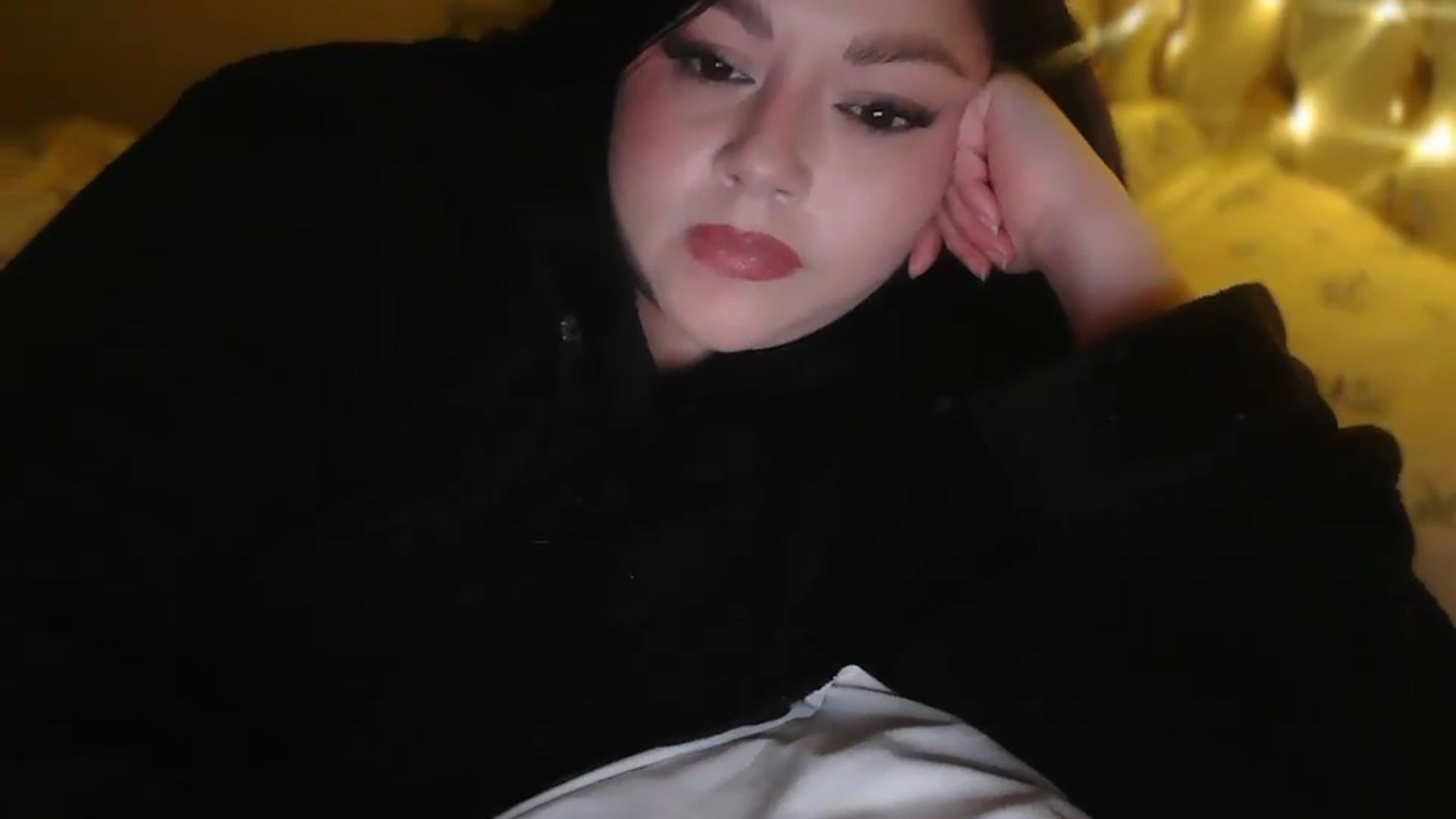 Gallery image thumbnail from TitsMcgeee's myfreecams stream on, 05/21/2026, 07:10 image 7 of 20