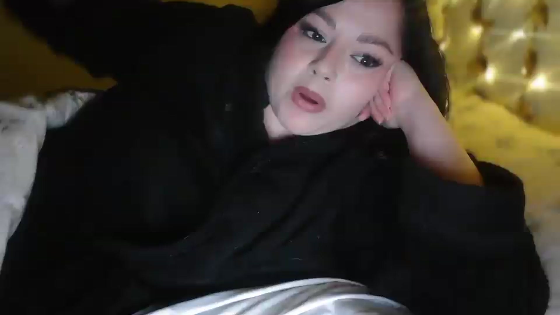 Gallery image thumbnail from TitsMcgeee's myfreecams stream on, 05/21/2026, 07:10 image 1 of 20