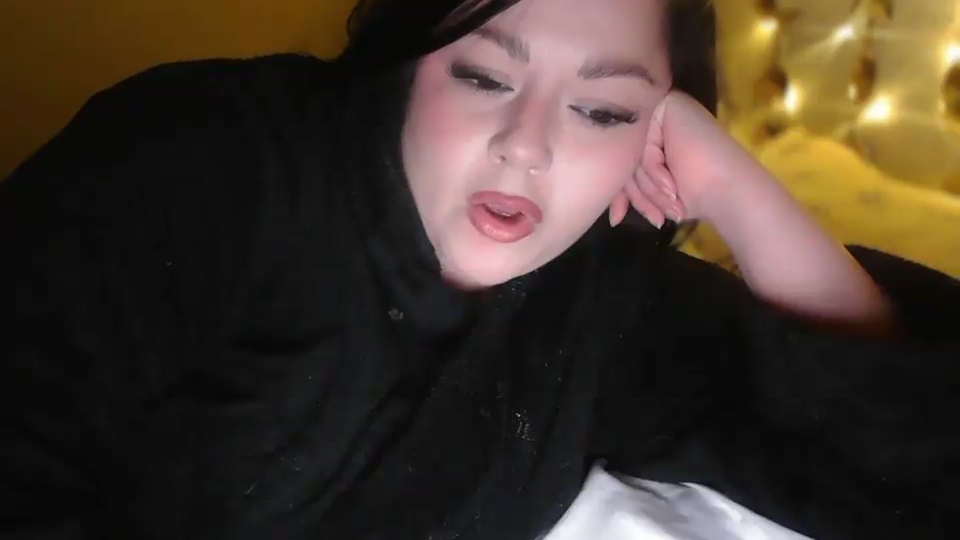 Gallery image thumbnail from TitsMcgeee's myfreecams stream on, 05/21/2026, 07:10 image 18 of 20