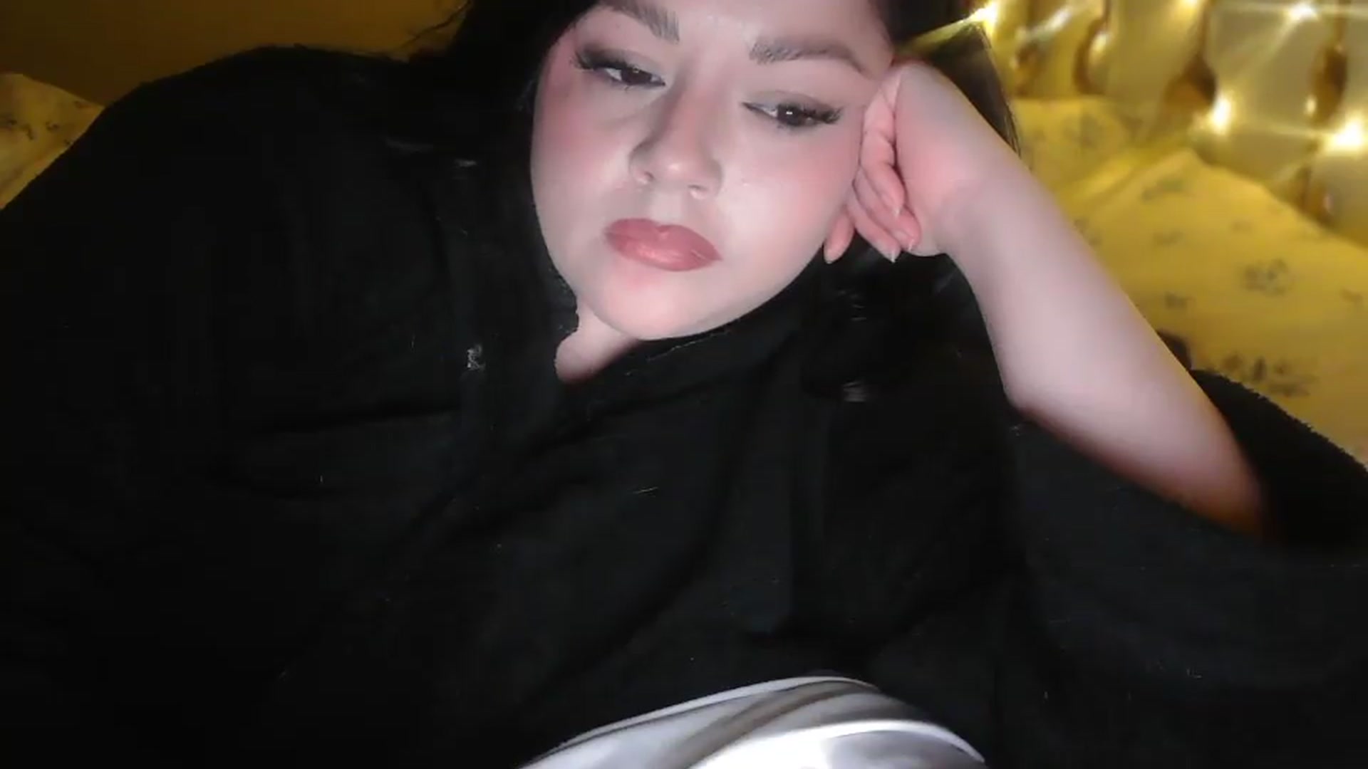 Gallery image thumbnail from TitsMcgeee's myfreecams stream on, 05/21/2026, 07:10 image 5 of 20