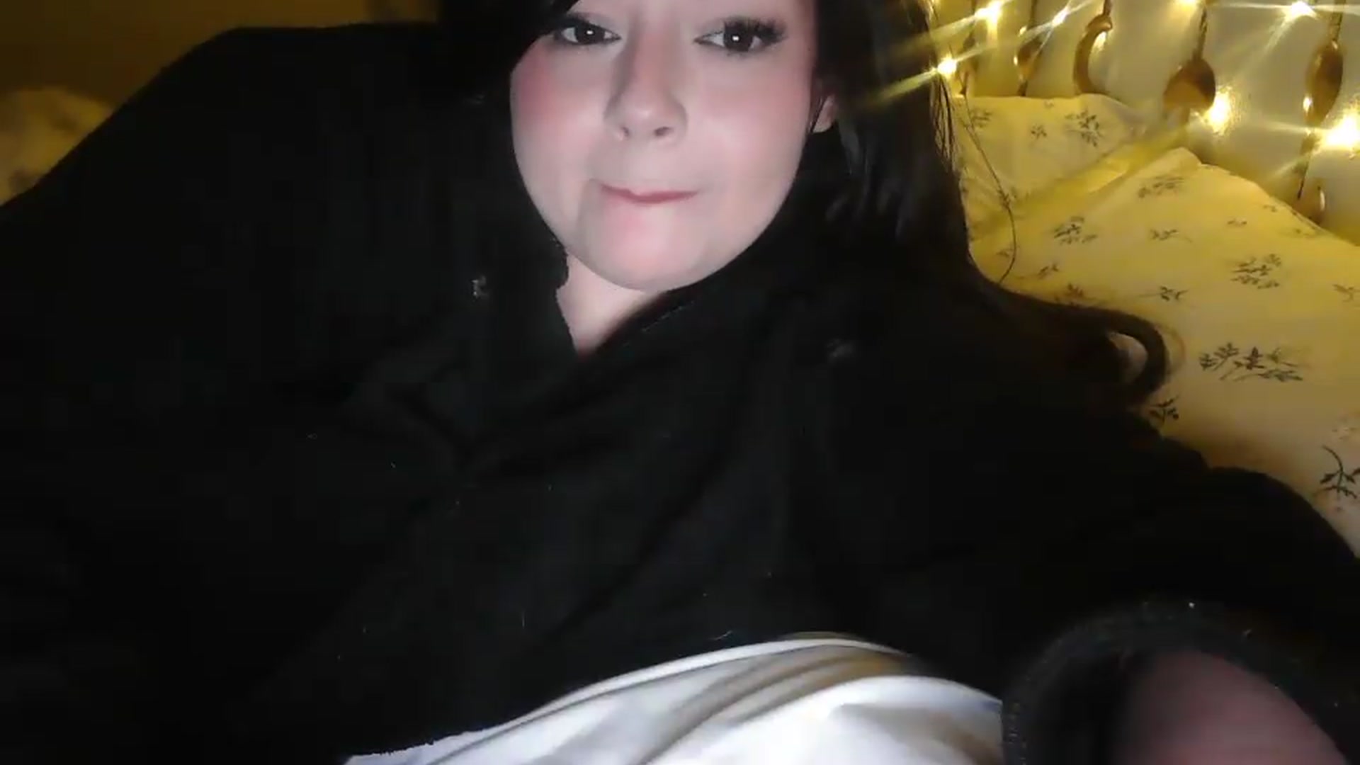 Gallery image thumbnail from TitsMcgeee's myfreecams stream on, 05/21/2026, 07:10 image 6 of 20