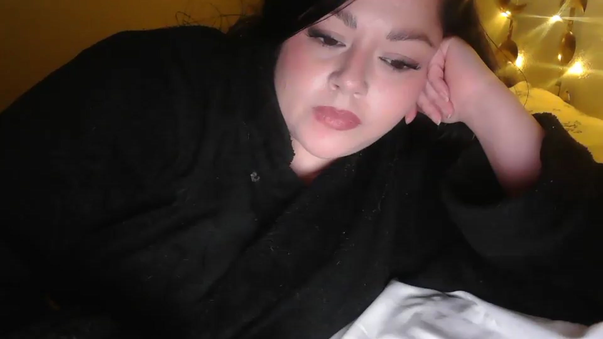 Gallery image thumbnail from TitsMcgeee's myfreecams stream on, 05/21/2026, 07:10 image 13 of 20