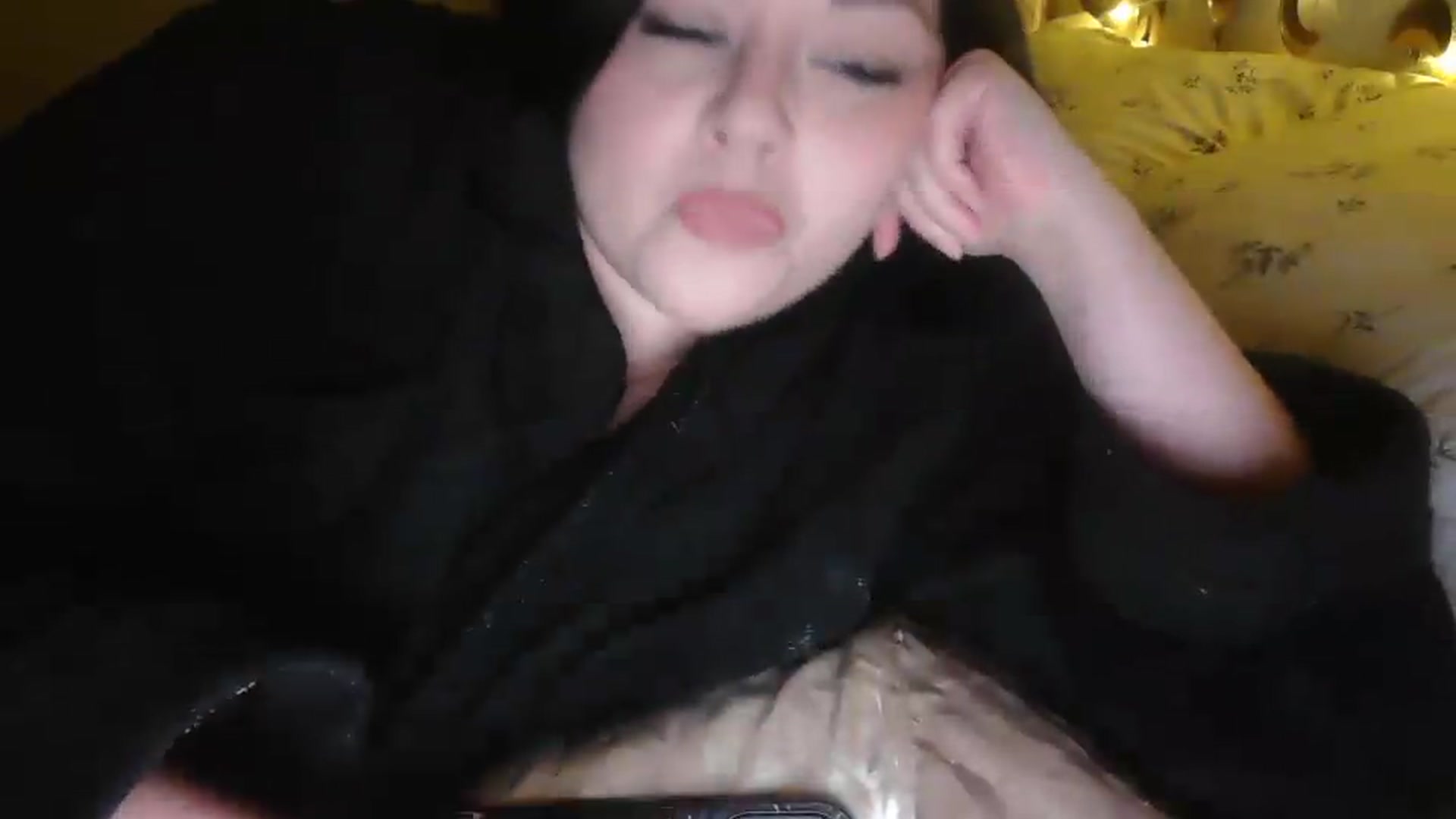 Gallery image thumbnail from TitsMcgeee's myfreecams stream on, 05/25/2026, 10:10 image 10 of 20