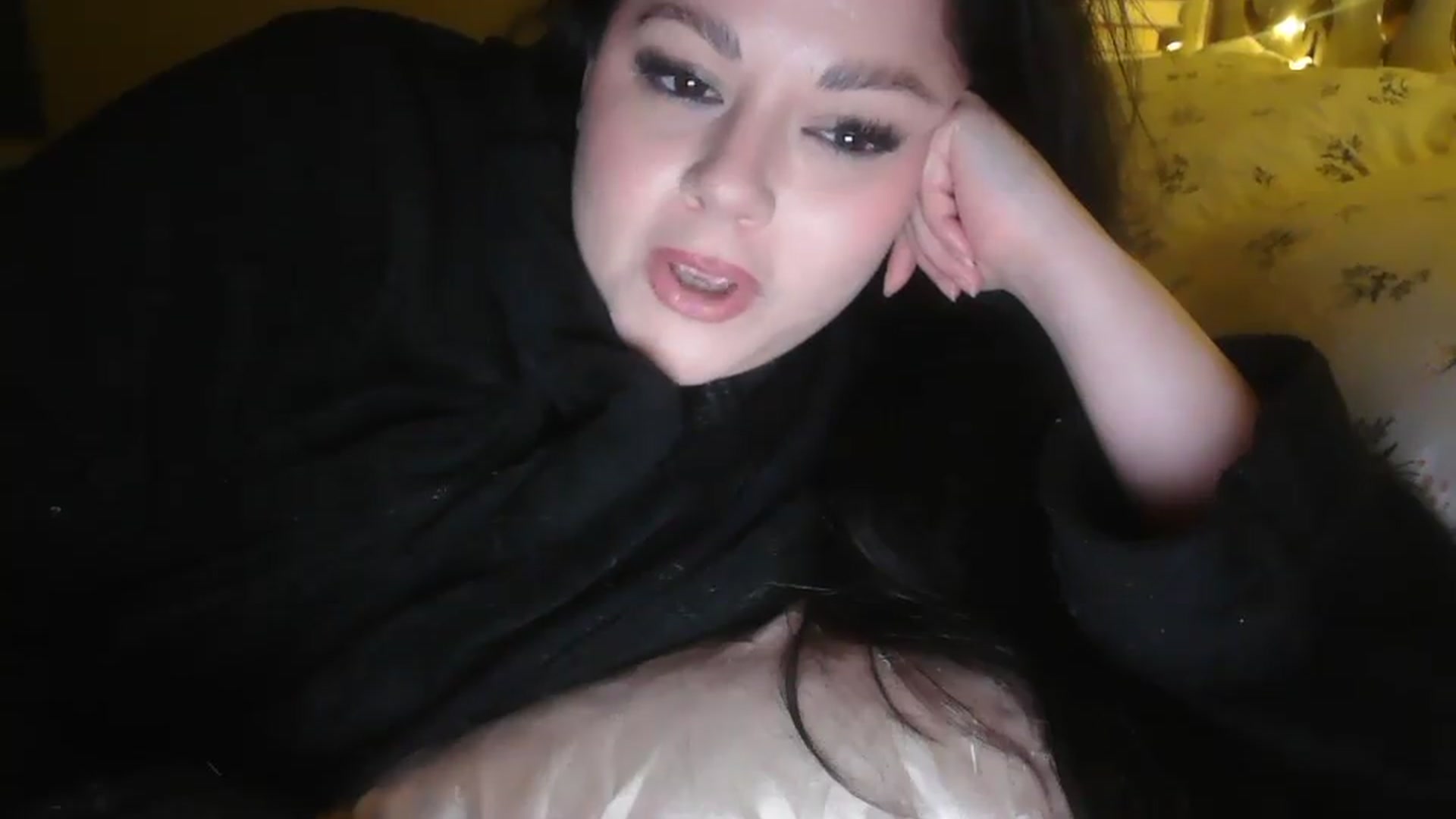 Gallery image thumbnail from TitsMcgeee's myfreecams stream on, 05/25/2026, 10:10 image 19 of 20