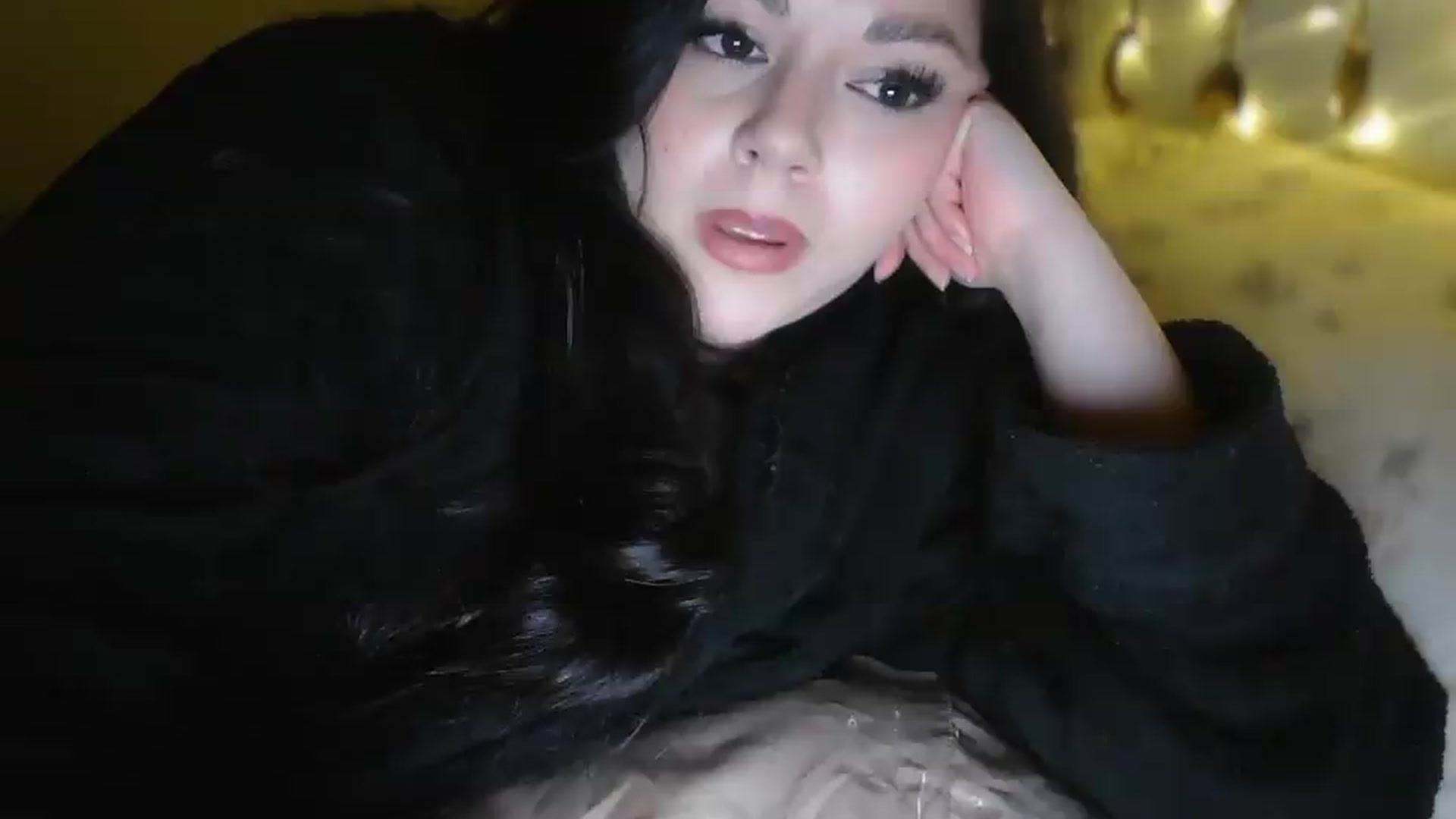 Gallery image thumbnail from TitsMcgeee's myfreecams stream on, 05/25/2026, 10:10 image 1 of 20