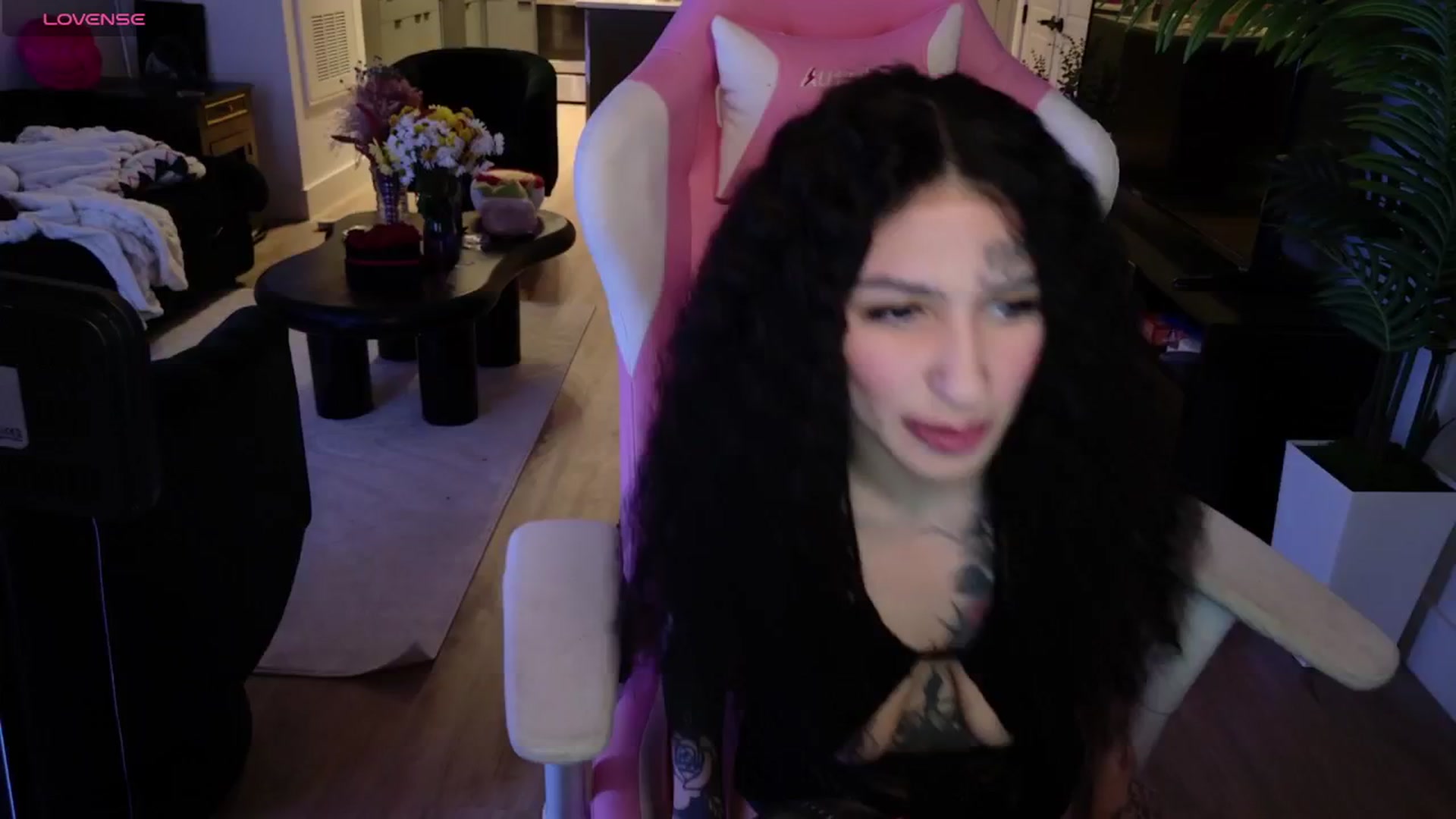 Gallery image thumbnail from TitsworthDesi's myfreecams stream on, 03/31/2025, 10:34 image 2 of 20