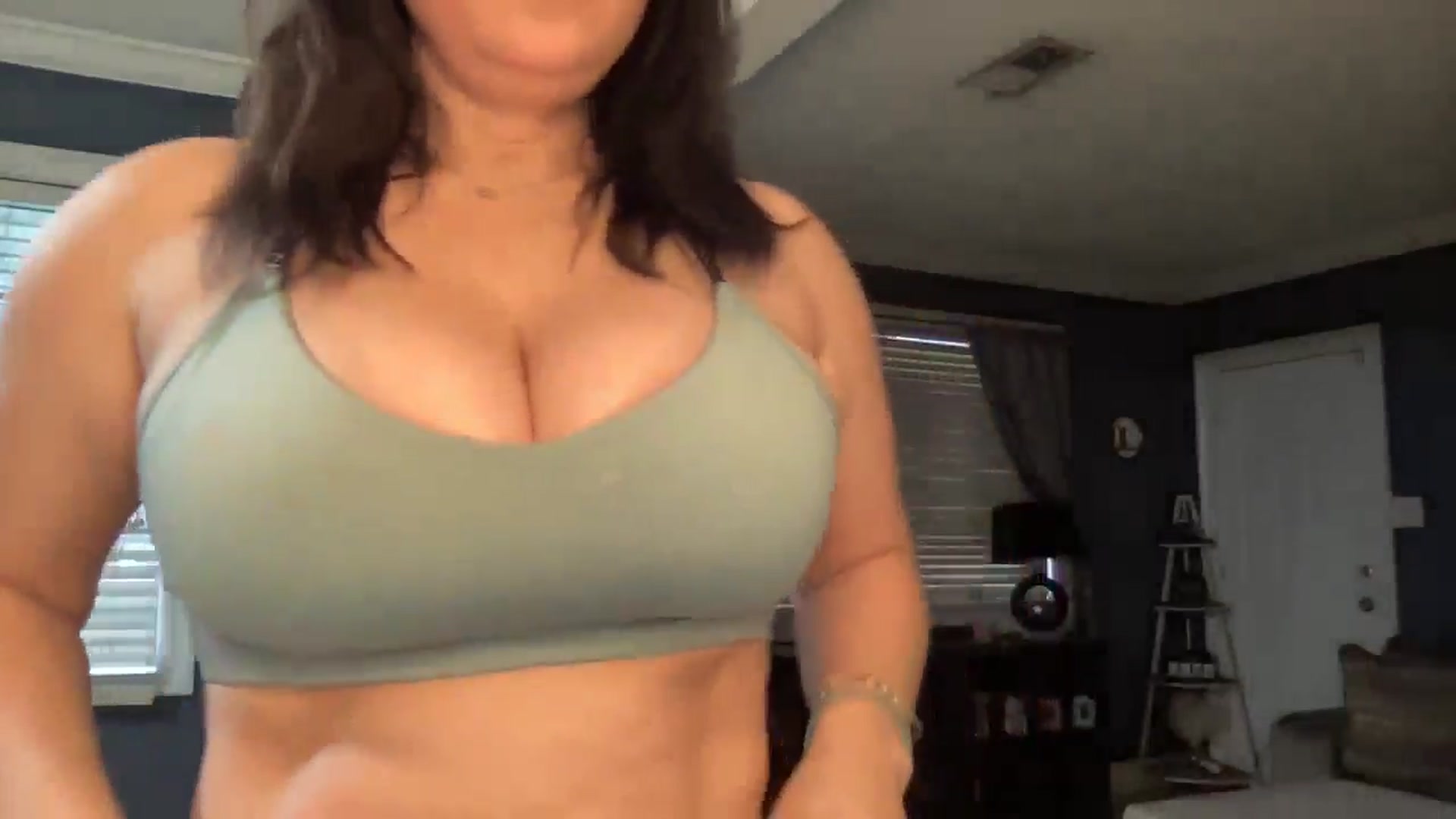 Gallery image thumbnail from TnAPrincess's myfreecams stream on, 10/04/2024, 18:13 image 12 of 20
