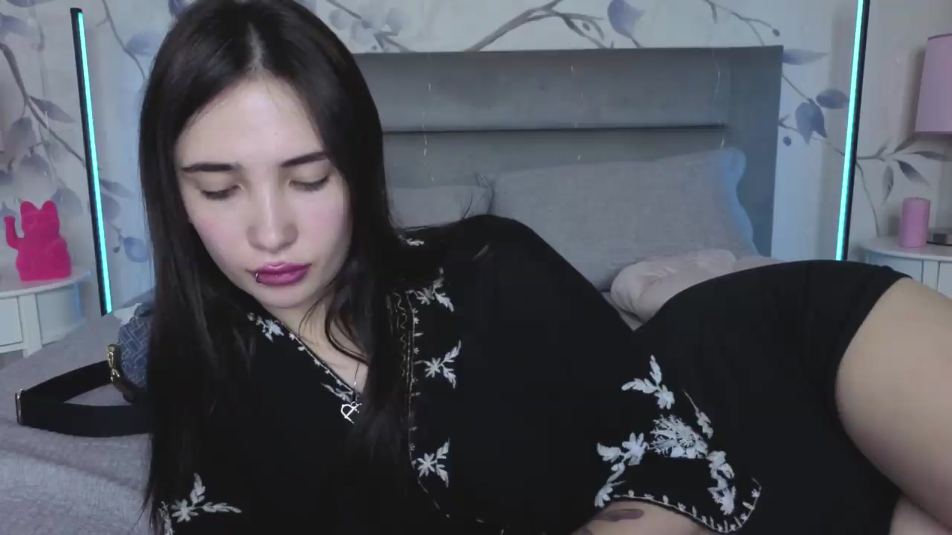 Gallery image thumbnail from TokyoMimi's myfreecams stream on, 06/26/2026, 12:41 image 5 of 20