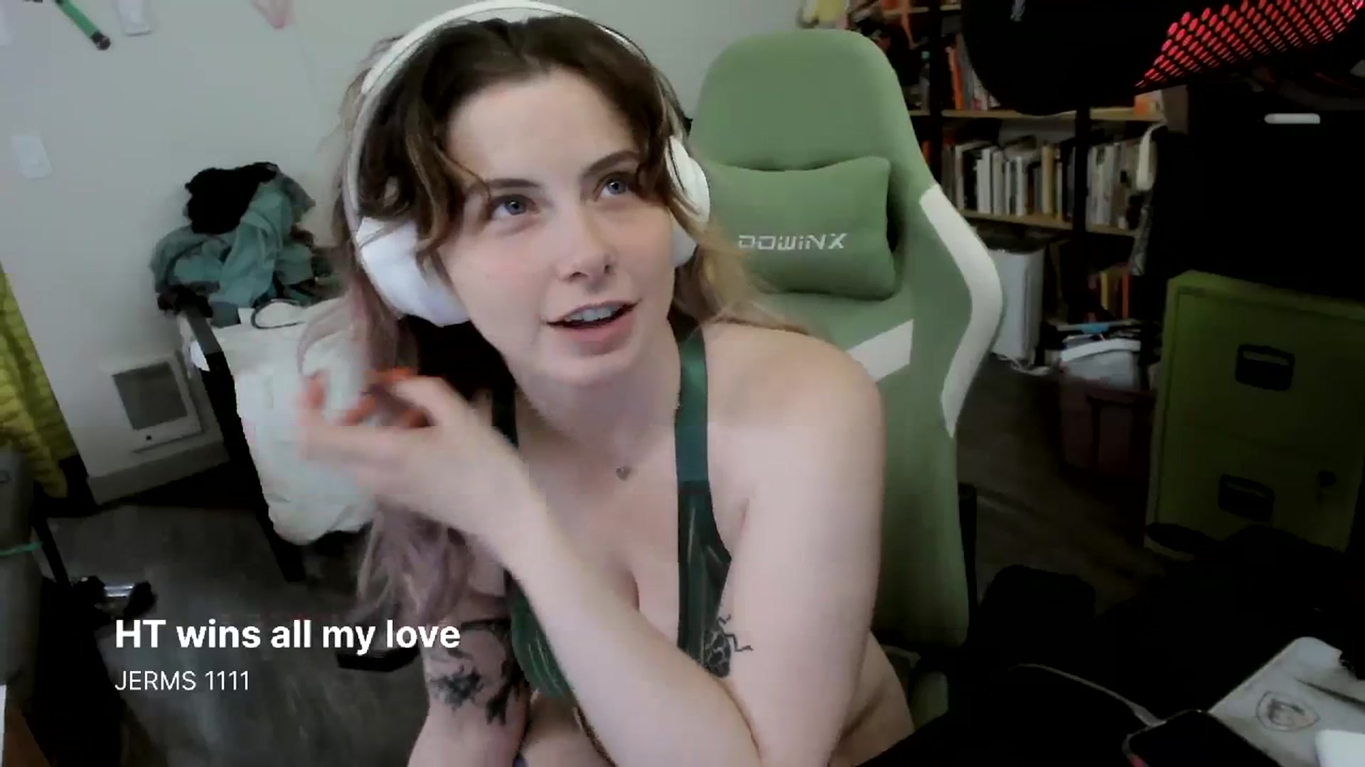 Gallery image thumbnail from ToniTigresse's myfreecams stream on, 04/04/2024, 21:10 image 18 of 20