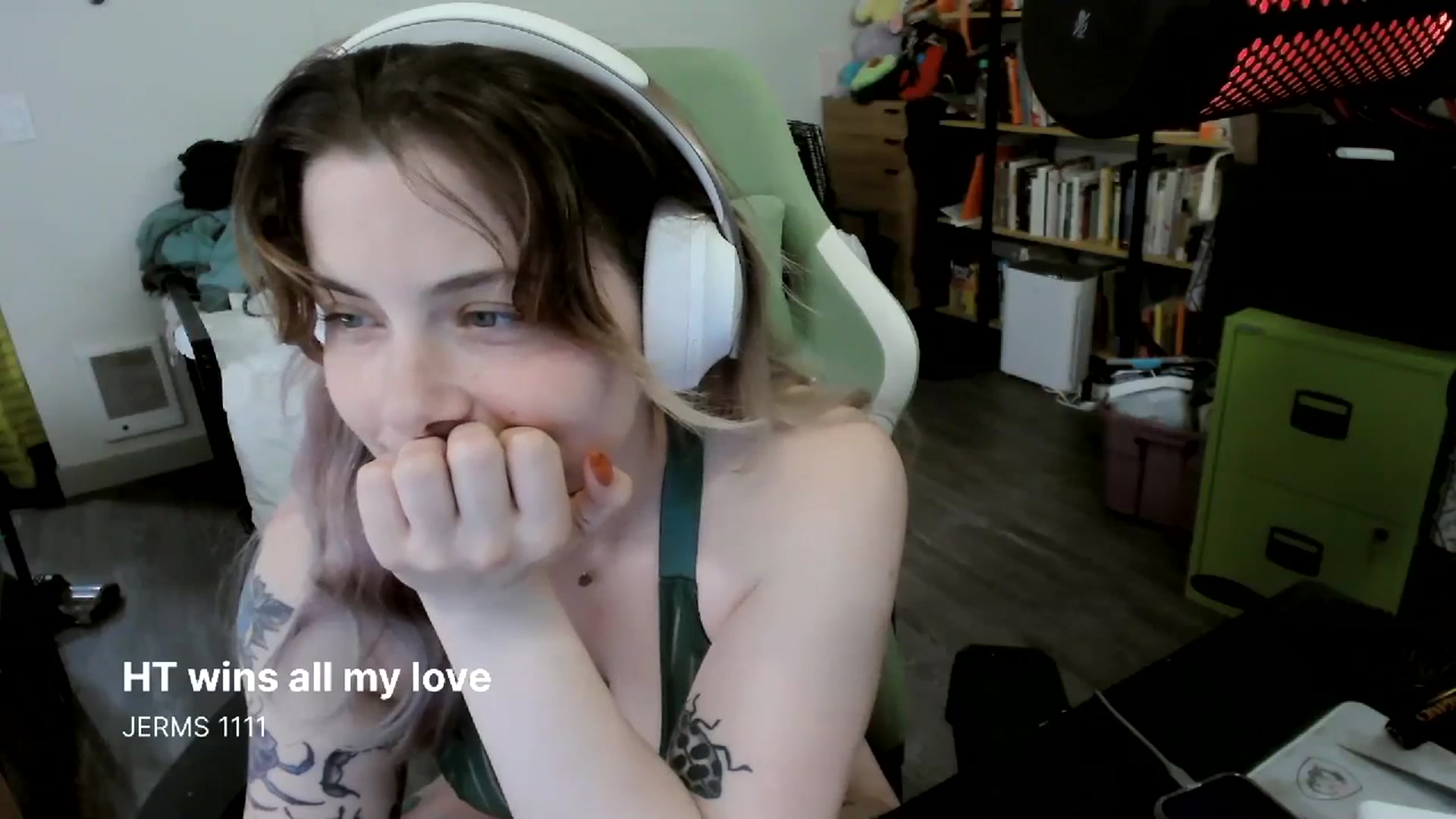Gallery image thumbnail from ToniTigresse's myfreecams stream on, 04/04/2024, 21:10 image 19 of 20
