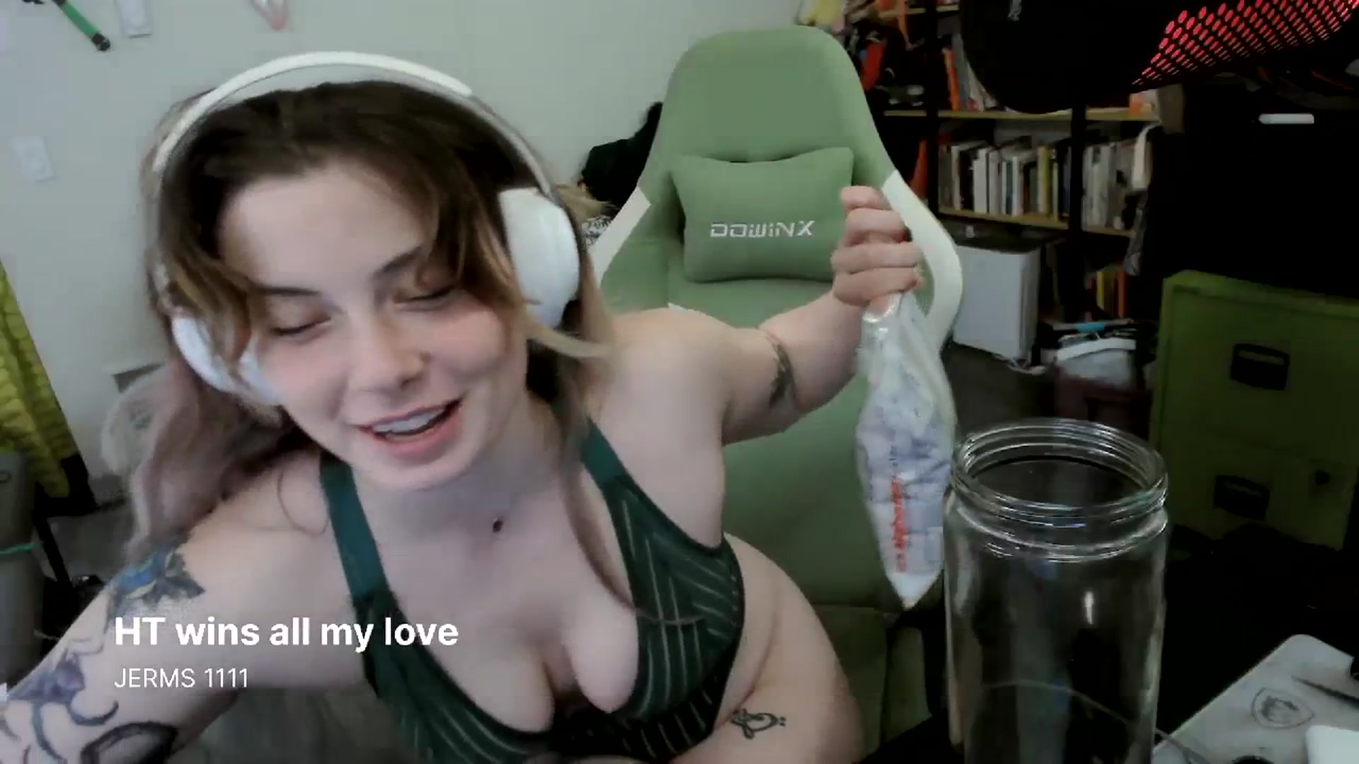 Gallery image thumbnail from ToniTigresse's myfreecams stream on, 04/04/2024, 21:10 image 14 of 20