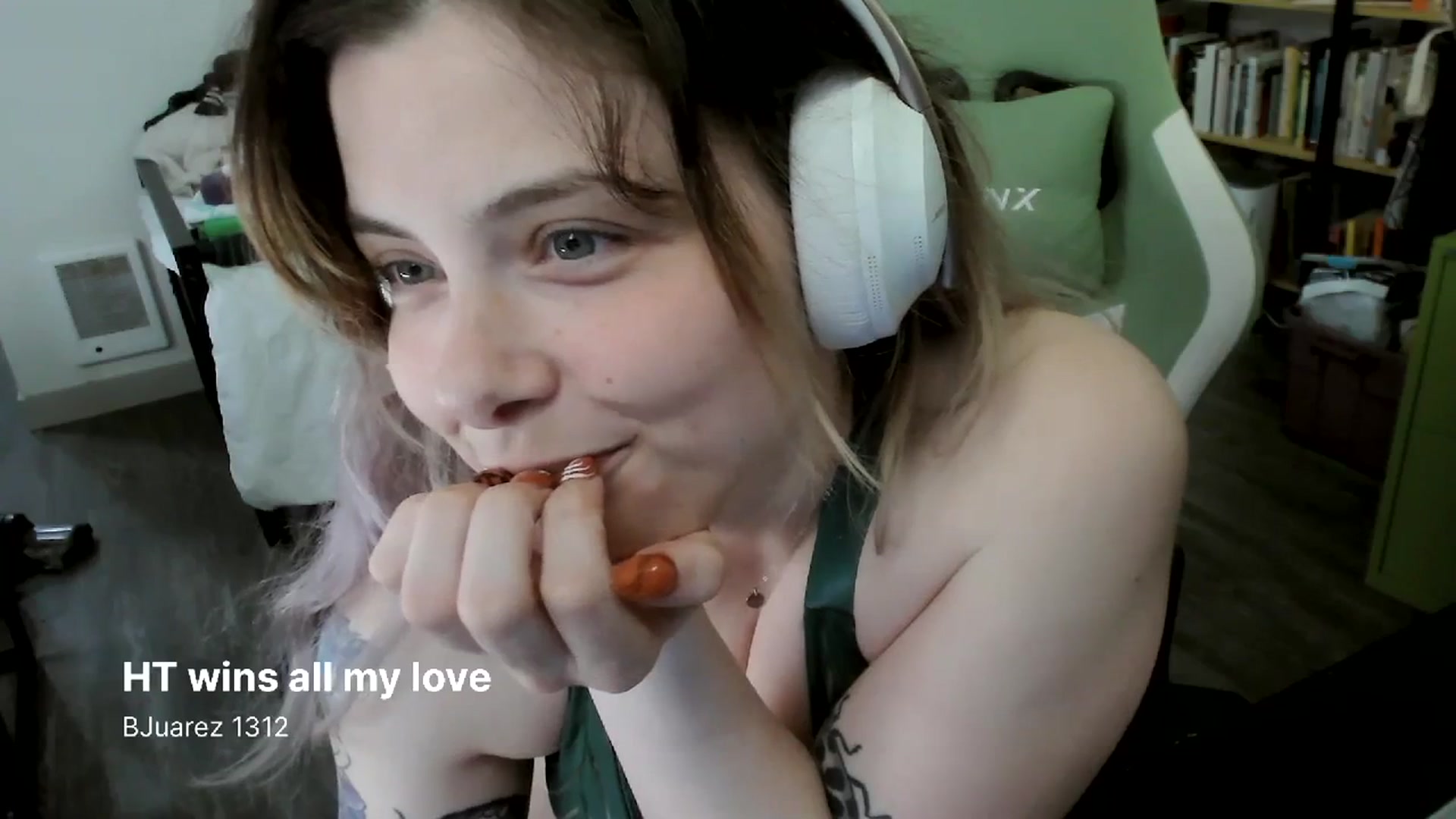 Gallery image thumbnail from ToniTigresse's myfreecams stream on, 04/05/2024, 02:43 image 19 of 20
