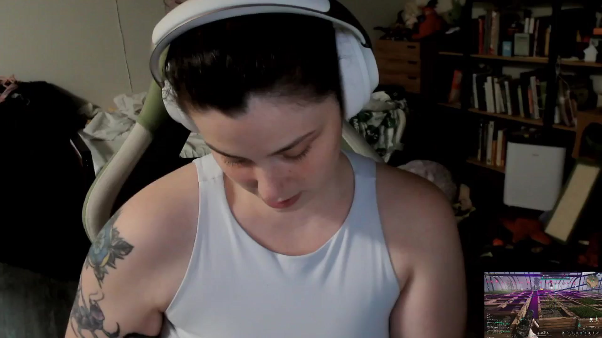 Gallery image thumbnail from ToniTigresse's myfreecams stream on, 10/16/2024, 24:03 image 7 of 20