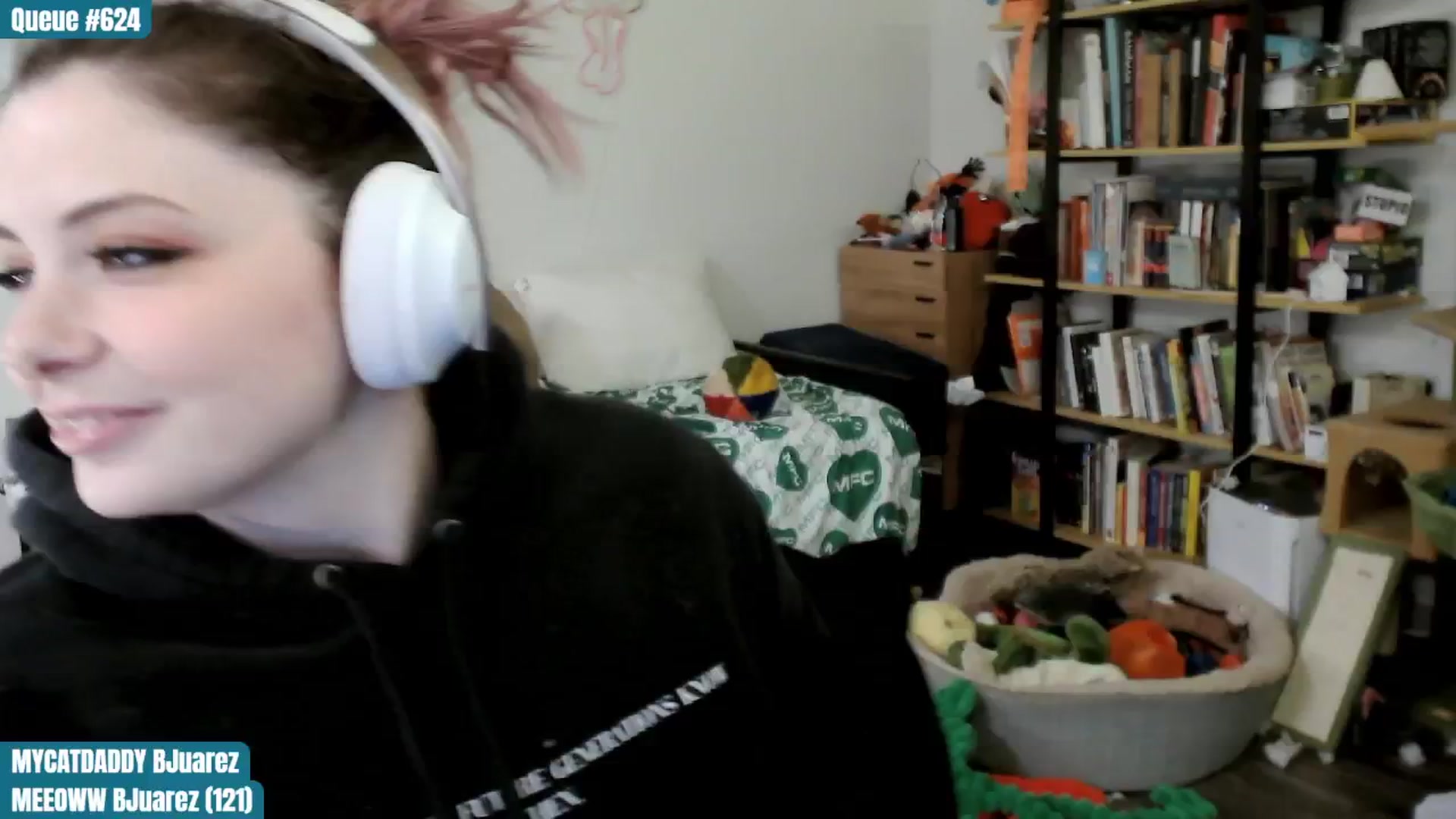 Gallery image thumbnail from ToniTigresse's myfreecams stream on, 11/27/2024, 01:28 image 9 of 20
