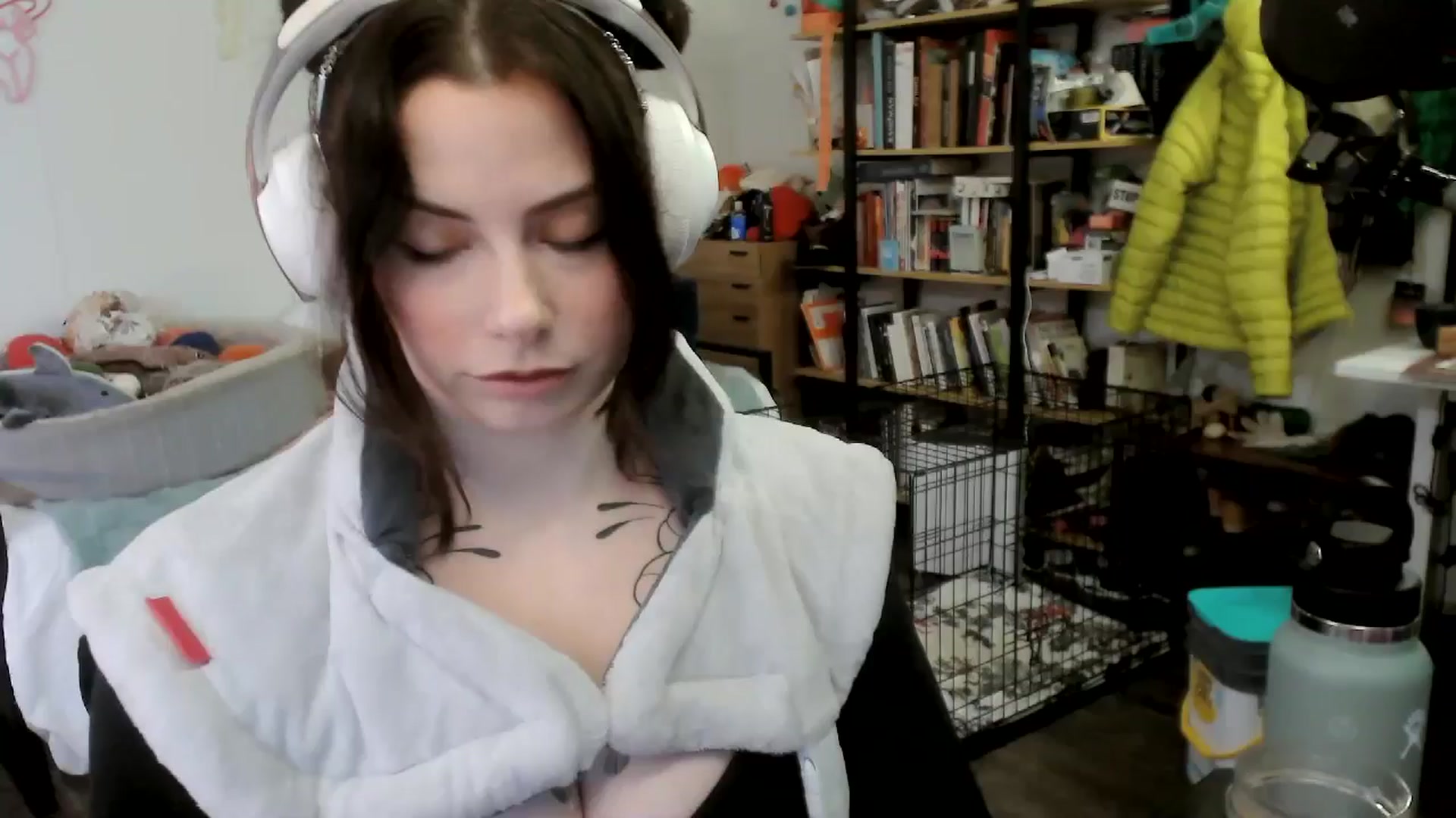 Gallery image thumbnail from ToniTigresse's myfreecams stream on, 05/21/2025, 24:03 image 19 of 20