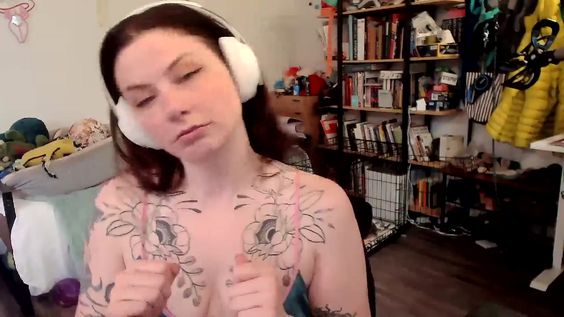 Gallery image thumbnail from ToniTigresse's myfreecams stream on, 05/26/2025, 01:05 image 8 of 20