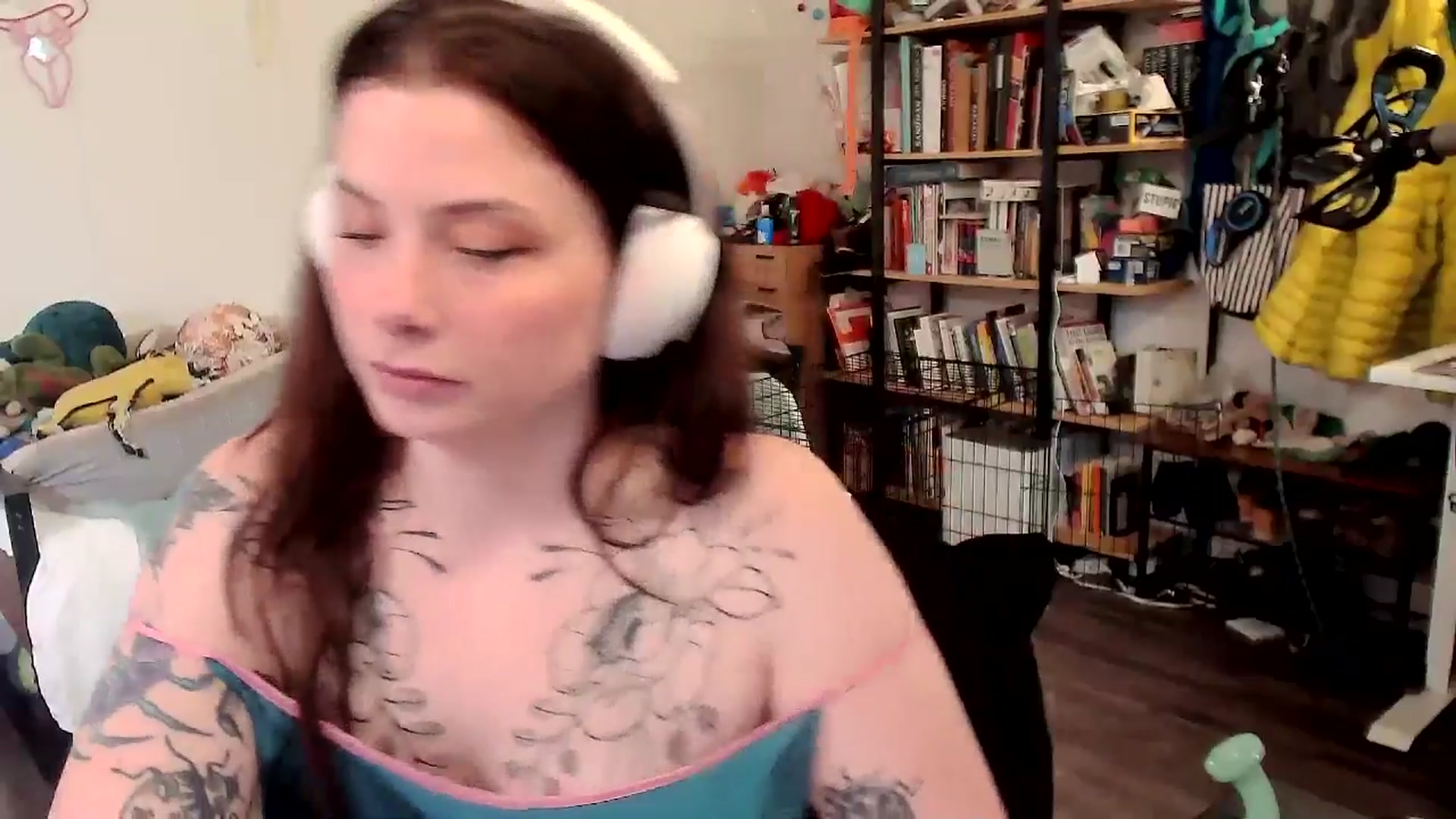 Gallery image thumbnail from ToniTigresse's myfreecams stream on, 05/26/2025, 01:05 image 16 of 20