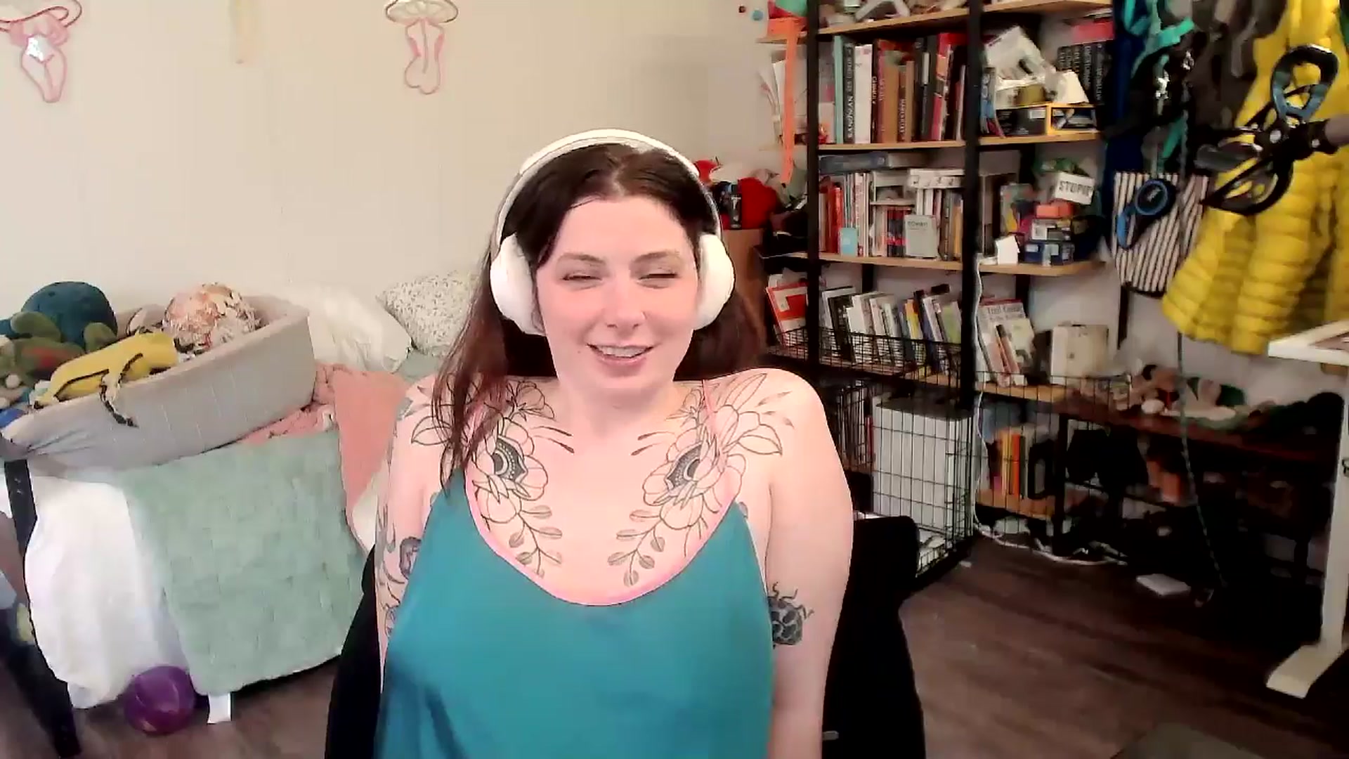 Gallery image thumbnail from ToniTigresse's myfreecams stream on, 05/26/2025, 01:05 image 5 of 20