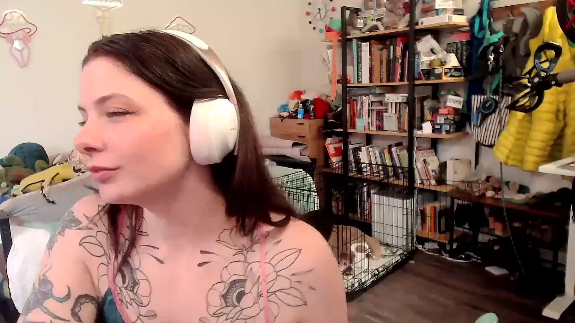 Gallery image thumbnail from ToniTigresse's myfreecams stream on, 05/26/2025, 01:05 image 19 of 20