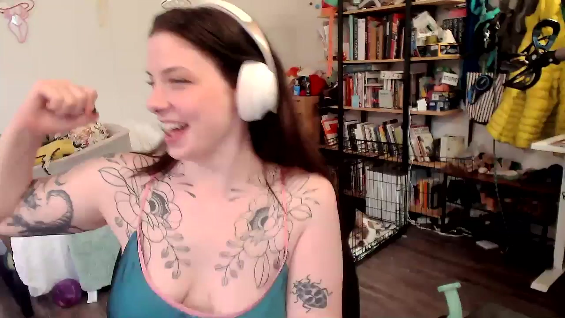 Gallery image thumbnail from ToniTigresse's myfreecams stream on, 05/26/2025, 01:05 image 11 of 20