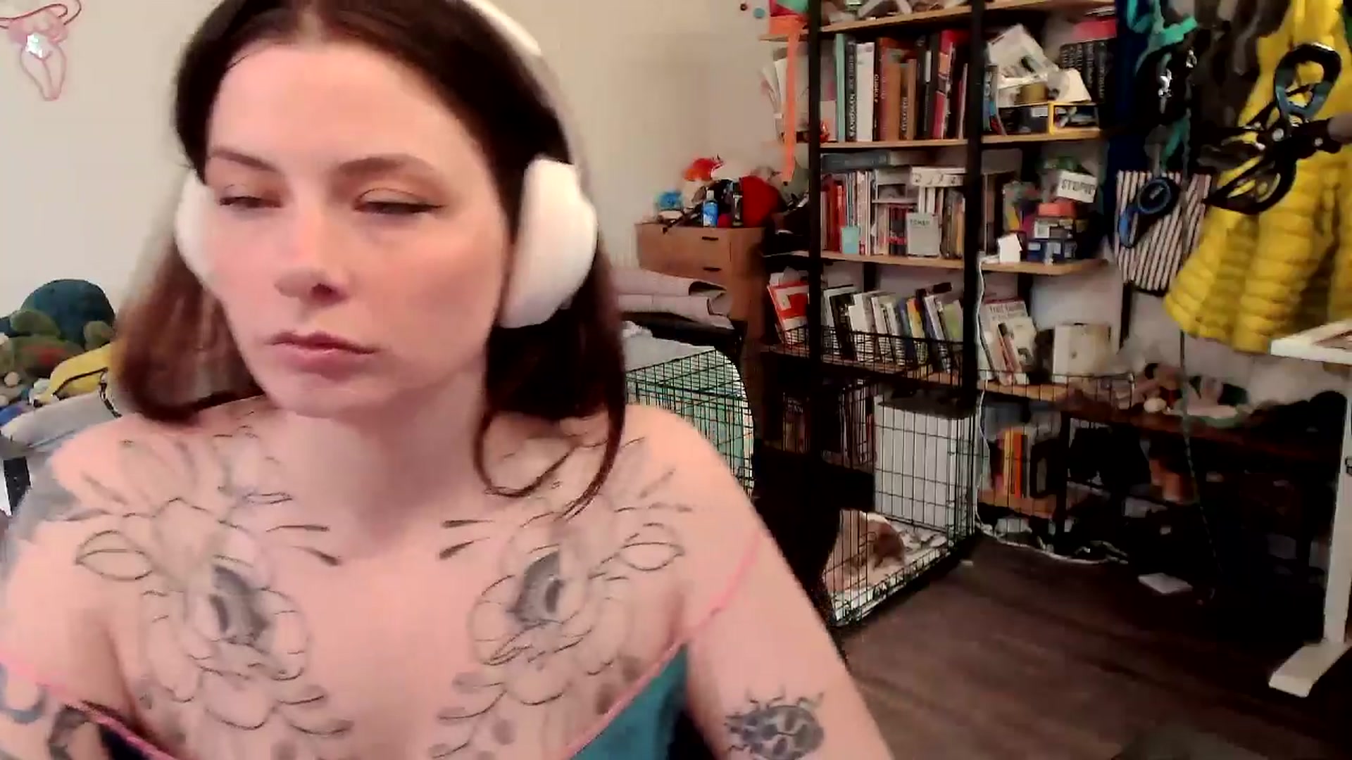 Gallery image thumbnail from ToniTigresse's myfreecams stream on, 05/26/2025, 01:05 image 6 of 20