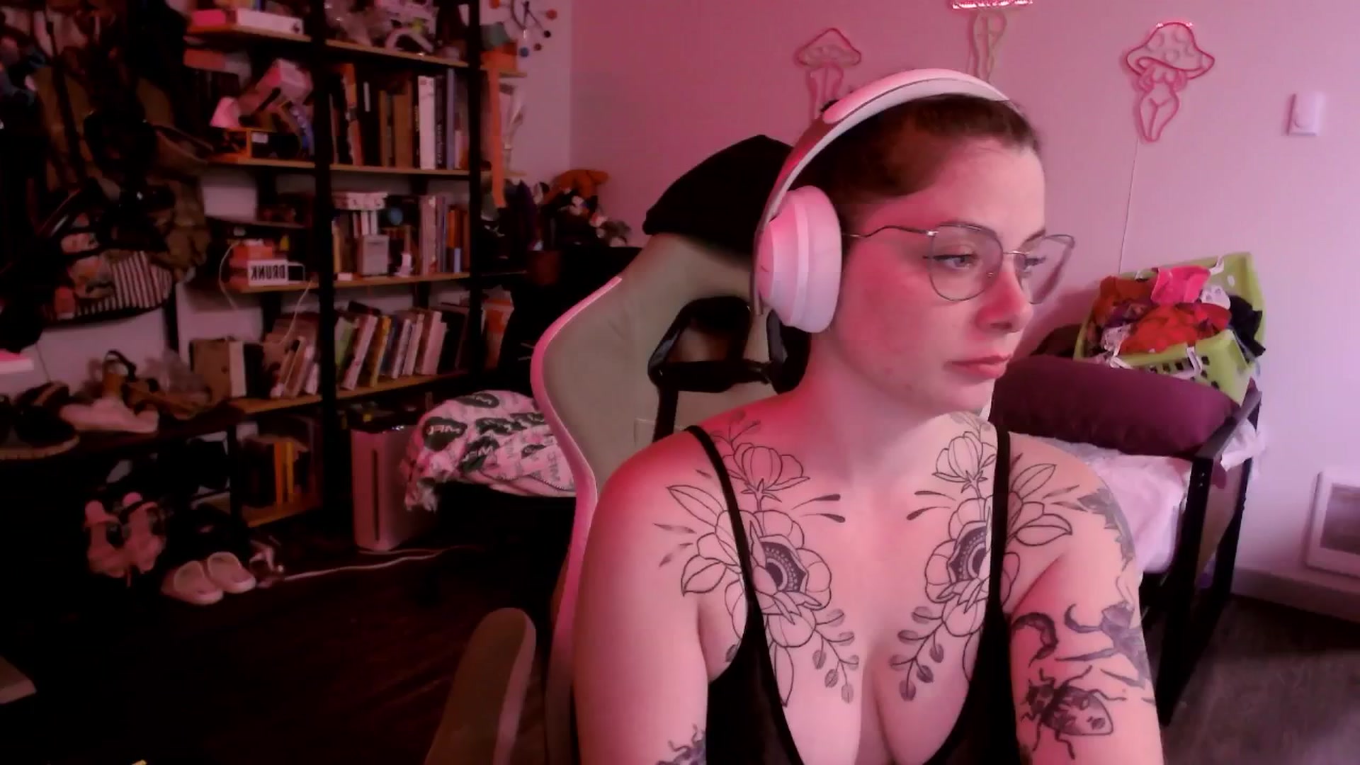 Gallery image thumbnail from ToniTigresse's myfreecams stream on, 08/04/2025, 01:58 image 1 of 20