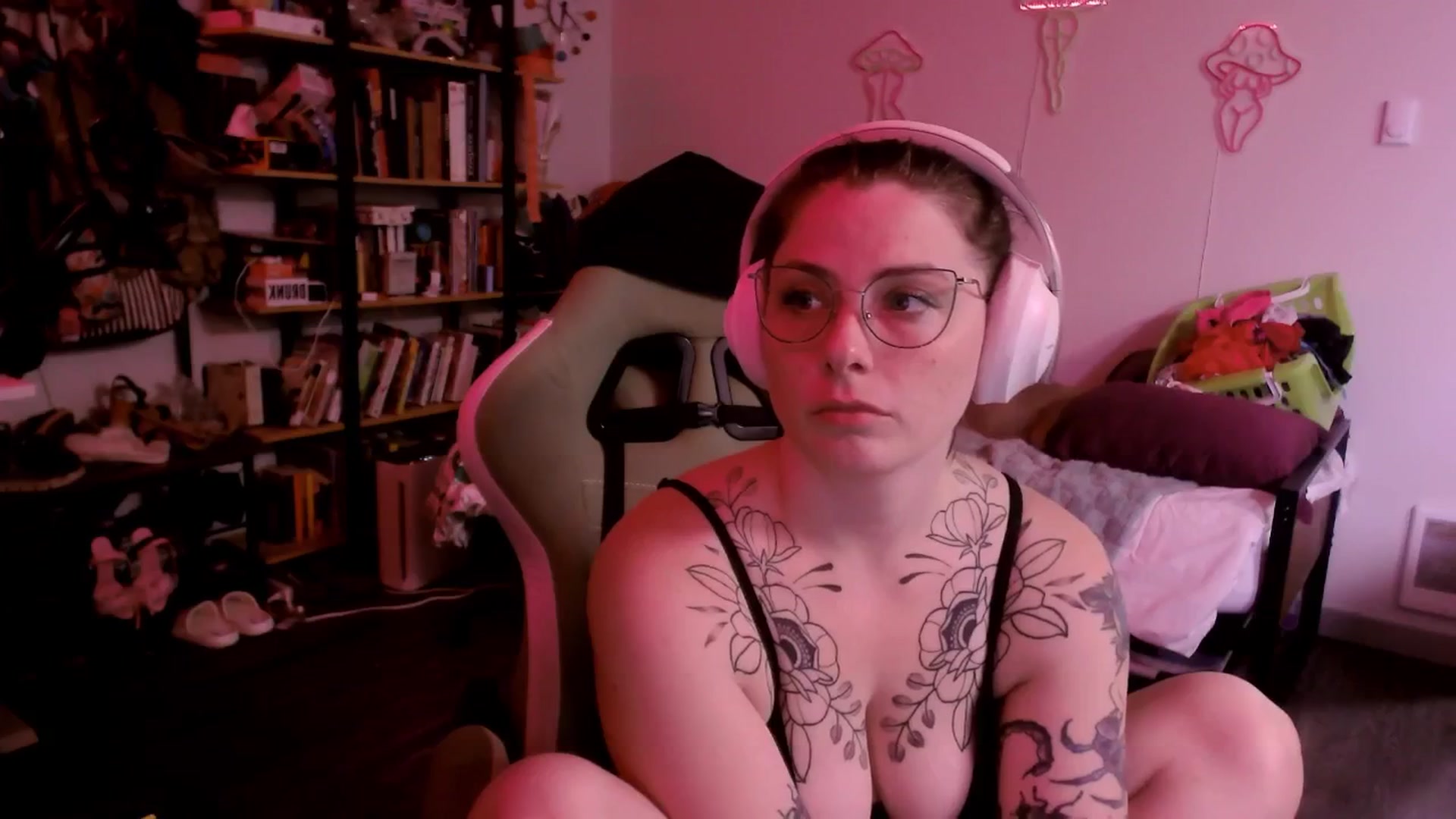 Gallery image thumbnail from ToniTigresse's myfreecams stream on, 08/04/2025, 01:58 image 6 of 20