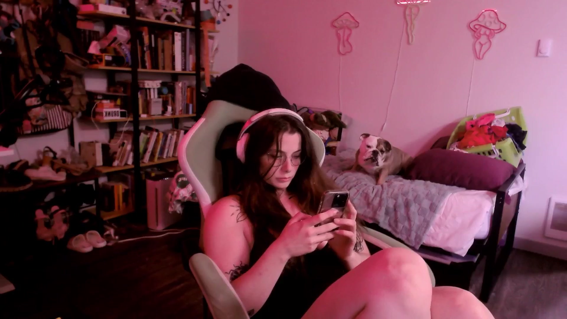 Gallery image thumbnail from ToniTigresse's myfreecams stream on, 08/04/2025, 01:58 image 16 of 20