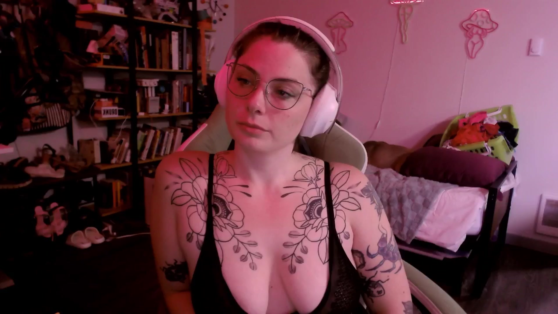 Gallery image thumbnail from ToniTigresse's myfreecams stream on, 08/04/2025, 01:58 image 7 of 20