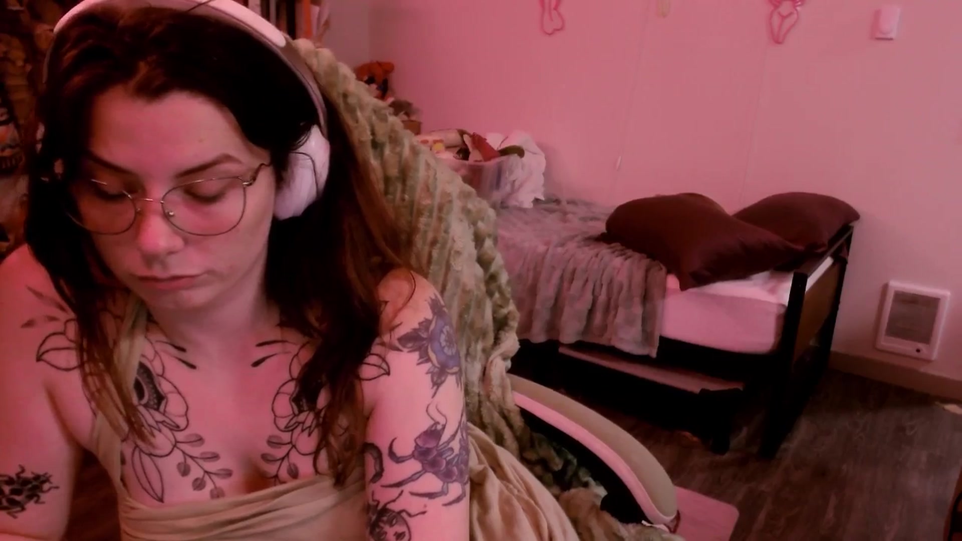 Gallery image thumbnail from ToniTigresse's myfreecams stream on, 08/05/2025, 22:13 image 18 of 20