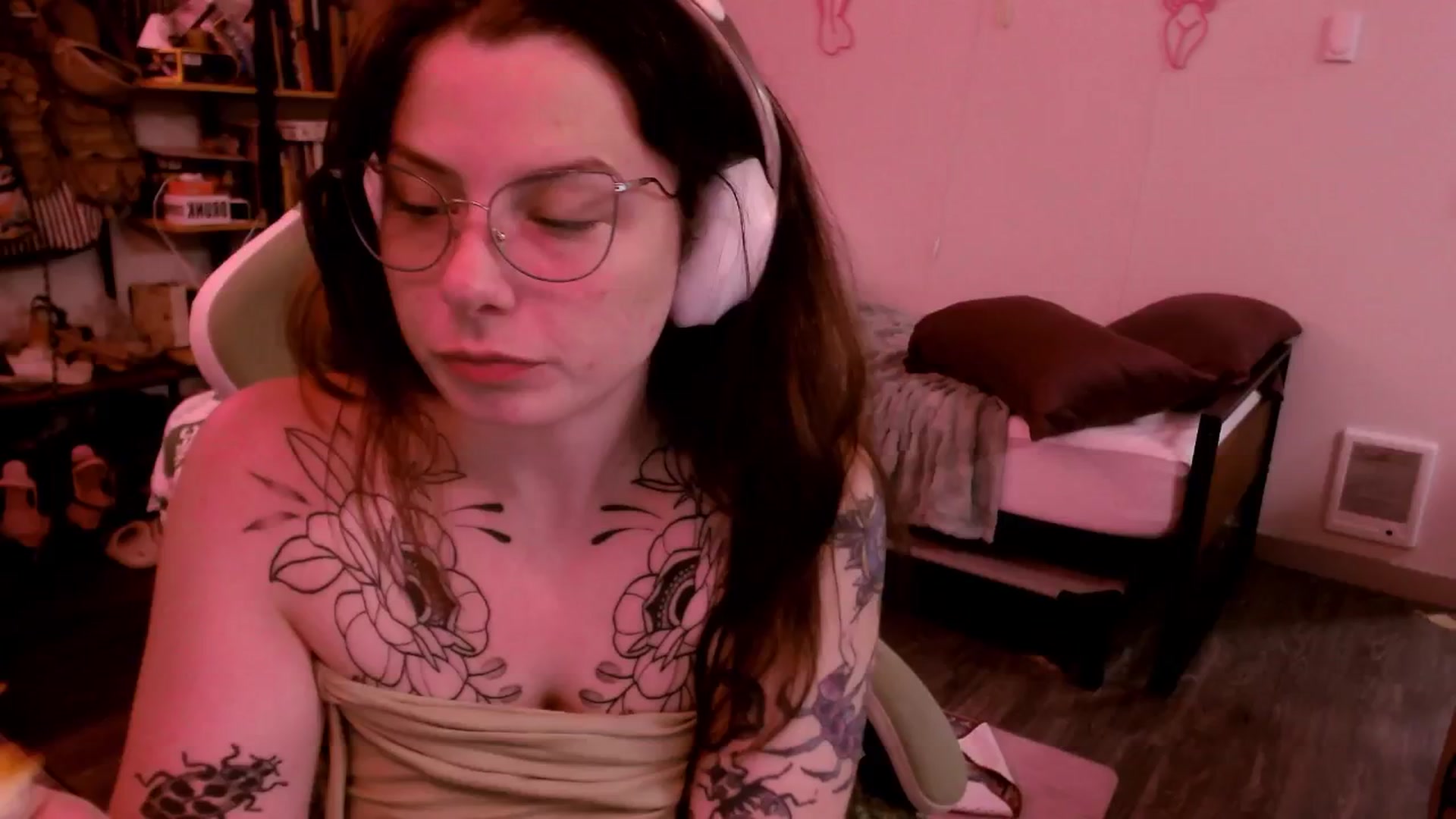 Gallery image thumbnail from ToniTigresse's myfreecams stream on, 08/05/2025, 22:13 image 15 of 20
