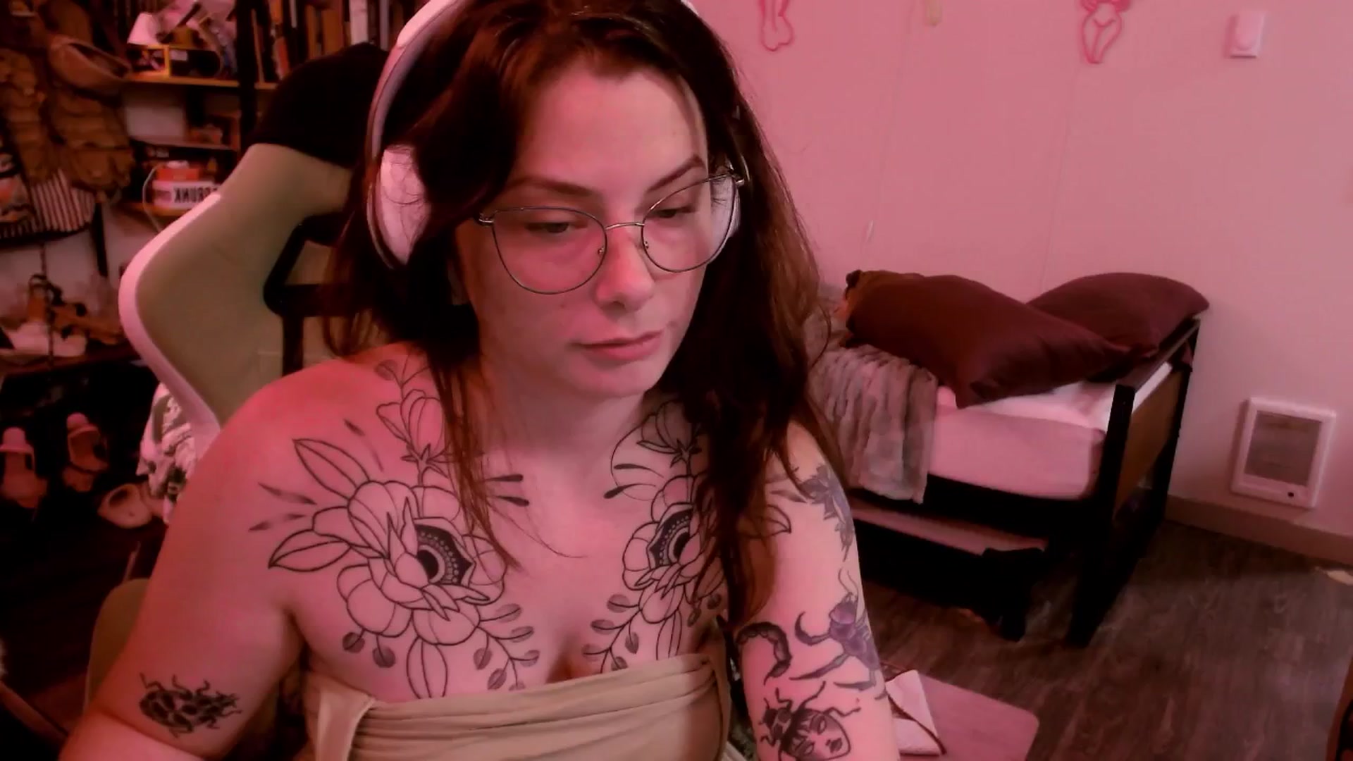 Gallery image thumbnail from ToniTigresse's myfreecams stream on, 08/05/2025, 22:13 image 10 of 20