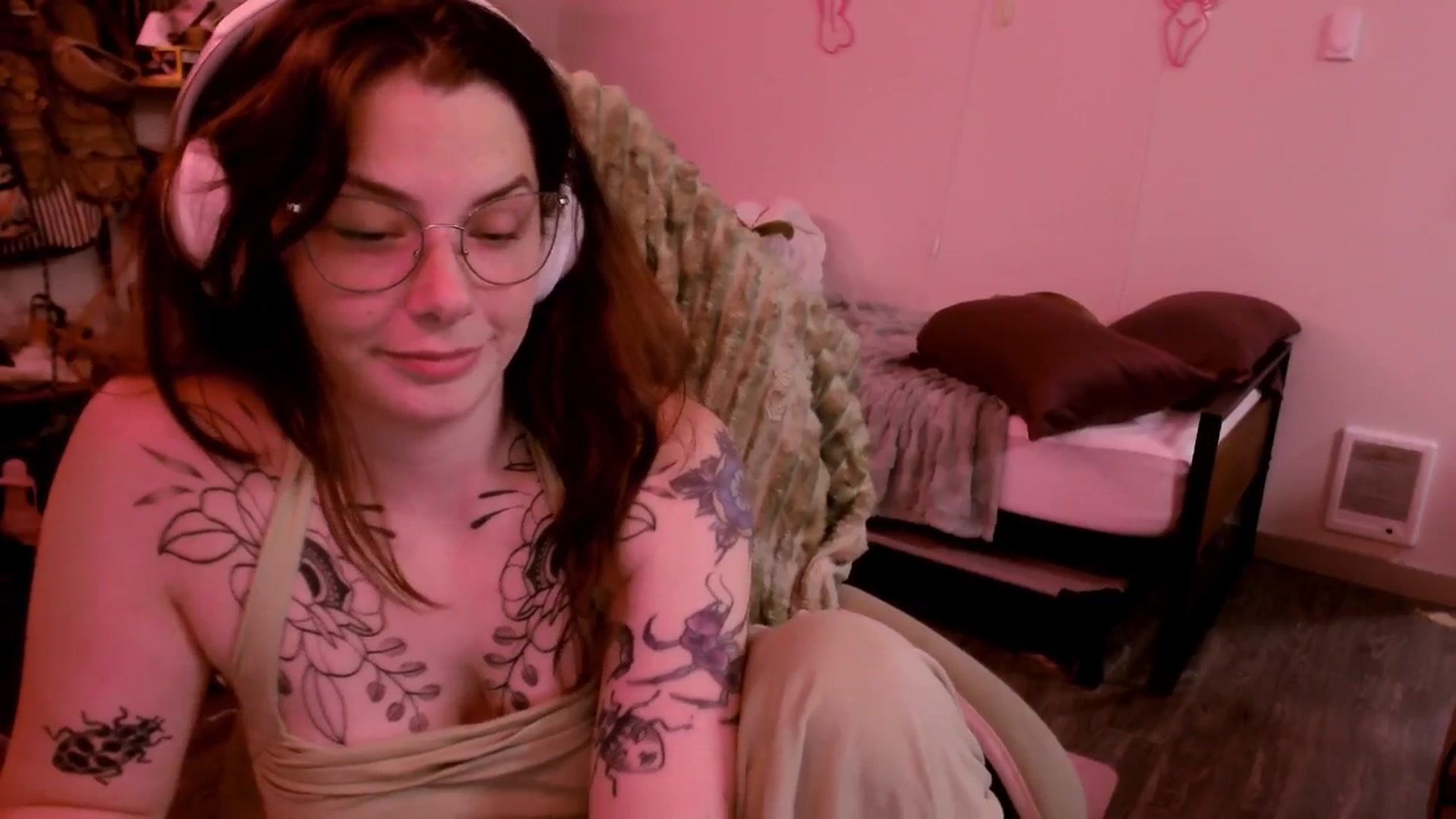 Gallery image thumbnail from ToniTigresse's myfreecams stream on, 08/05/2025, 22:13 image 17 of 20
