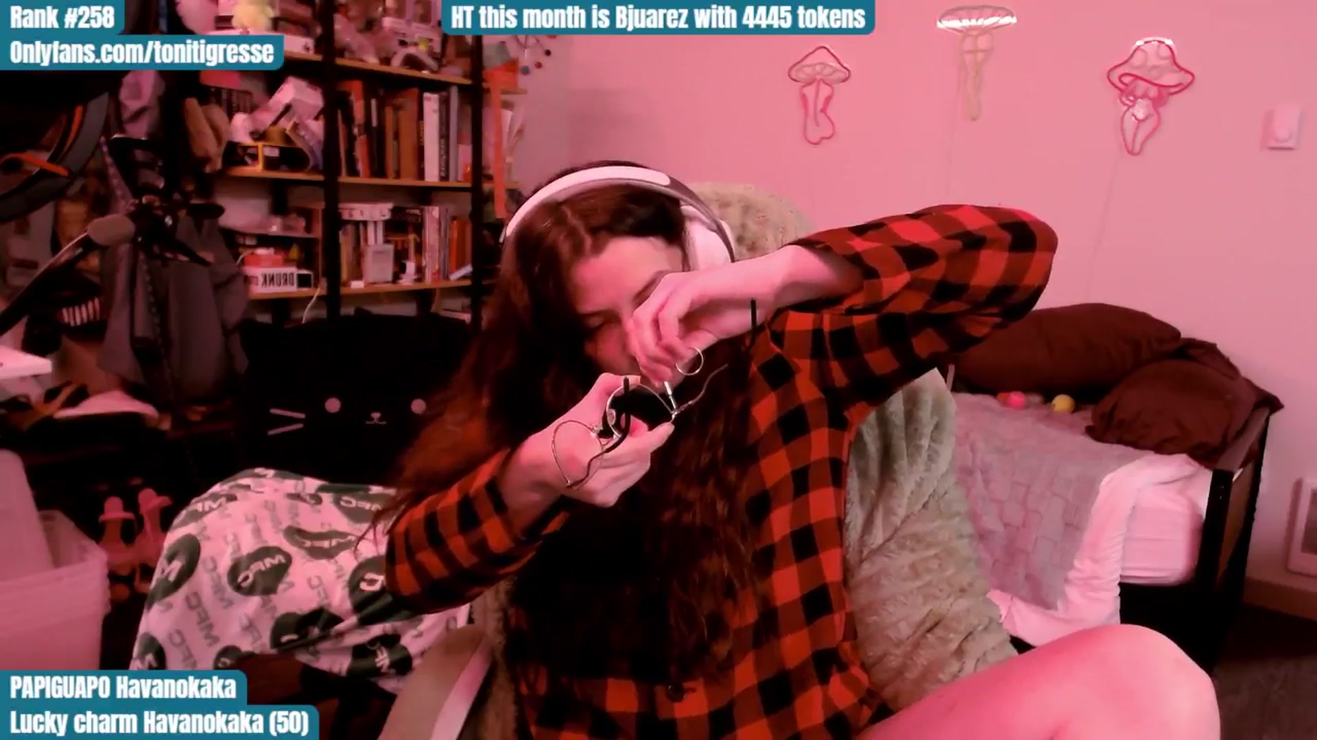 Gallery image thumbnail from ToniTigresse's myfreecams stream on, 08/14/2025, 21:07 image 10 of 20
