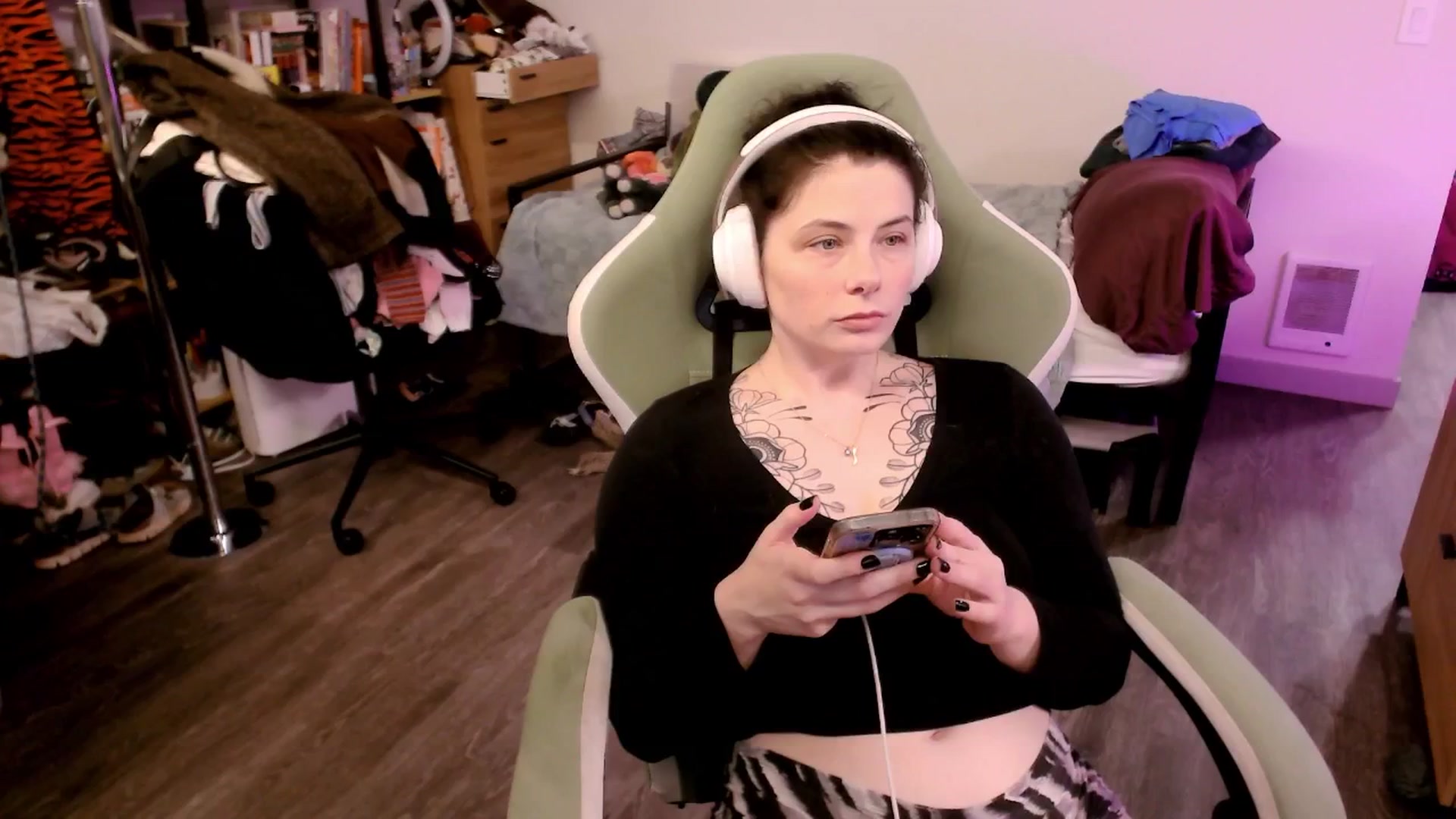 Gallery image thumbnail from ToniTigresse's myfreecams stream on, 09/30/2025, 02:42 image 4 of 20
