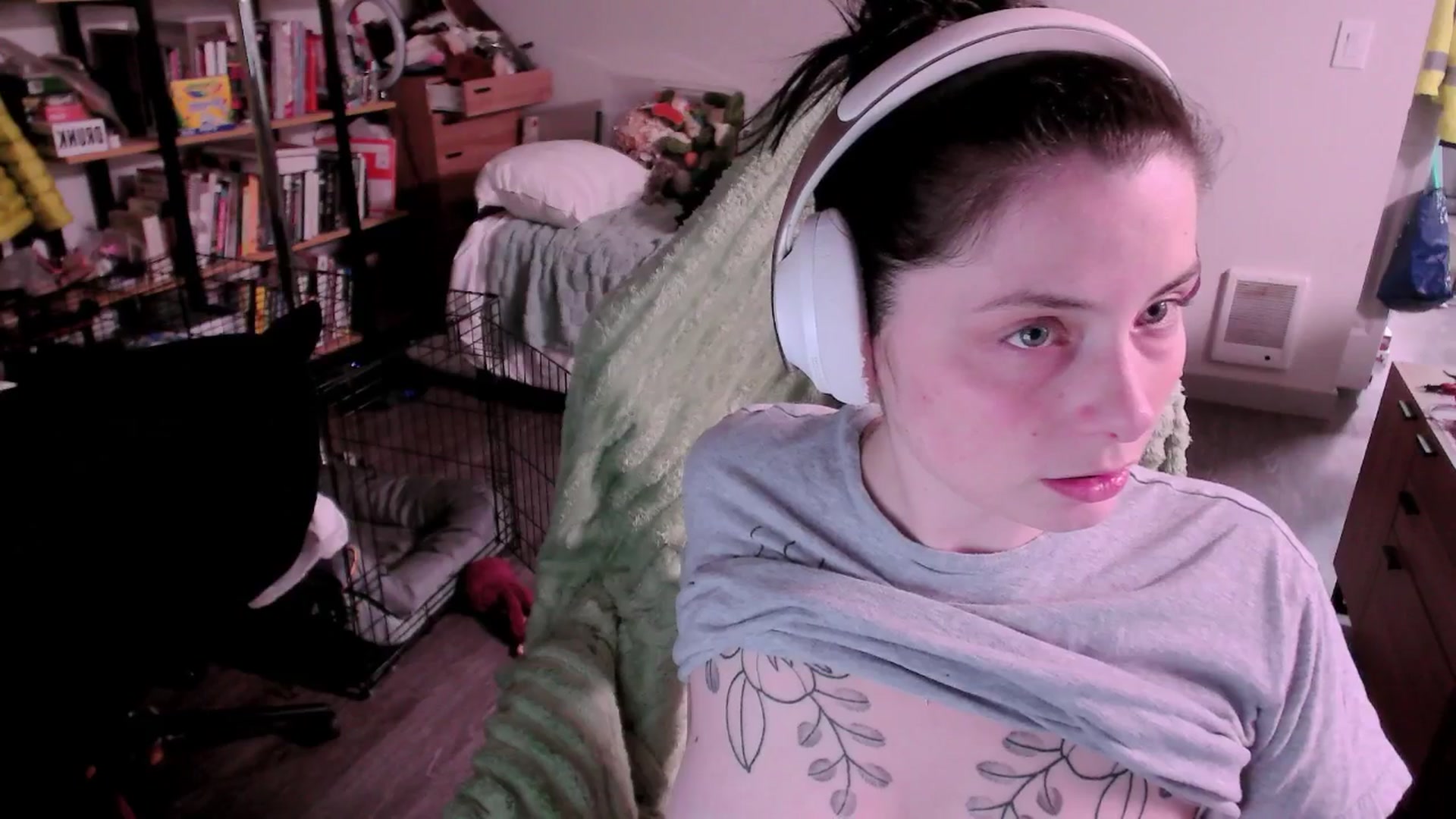 Gallery image thumbnail from ToniTigresse's myfreecams stream on, 11/10/2025, 04:03 image 10 of 20