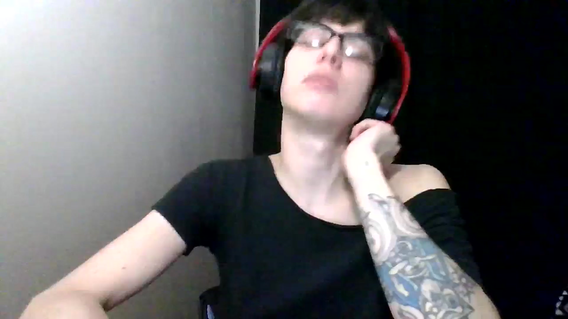 Gallery image thumbnail from ToniTime's myfreecams stream on, 12/18/2023, 10:40 image 19 of 20
