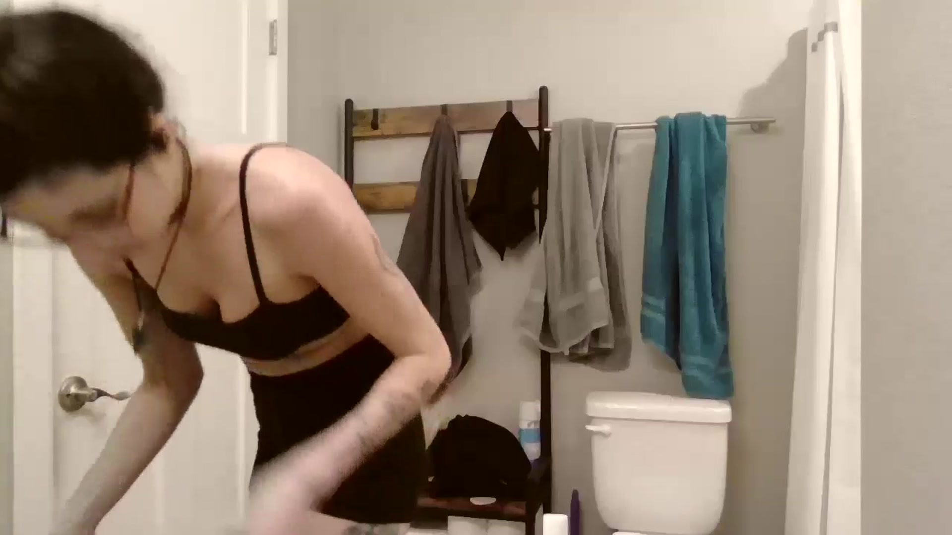 Gallery image thumbnail from ToniTime's myfreecams stream on, 03/19/2026, 03:14 image 17 of 20