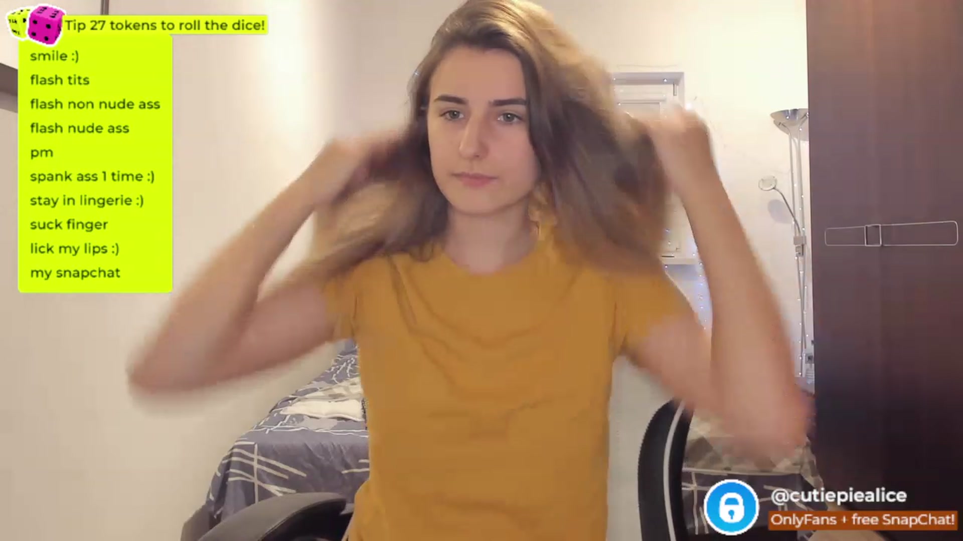 Gallery image thumbnail from TooBoringGirl's myfreecams stream on, 11/16/2022, 21:16 image 4 of 20