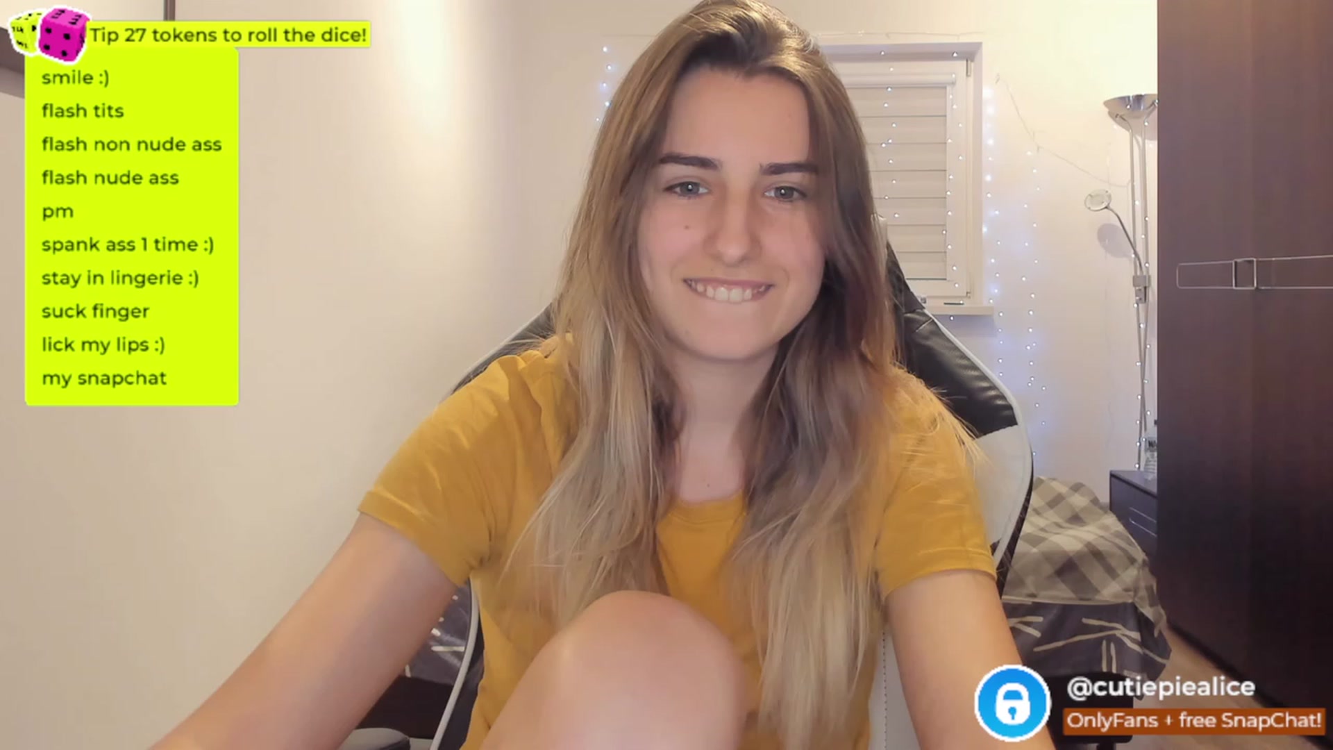 Gallery image thumbnail from TooBoringGirl's myfreecams stream on, 11/16/2022, 21:16 image 1 of 20