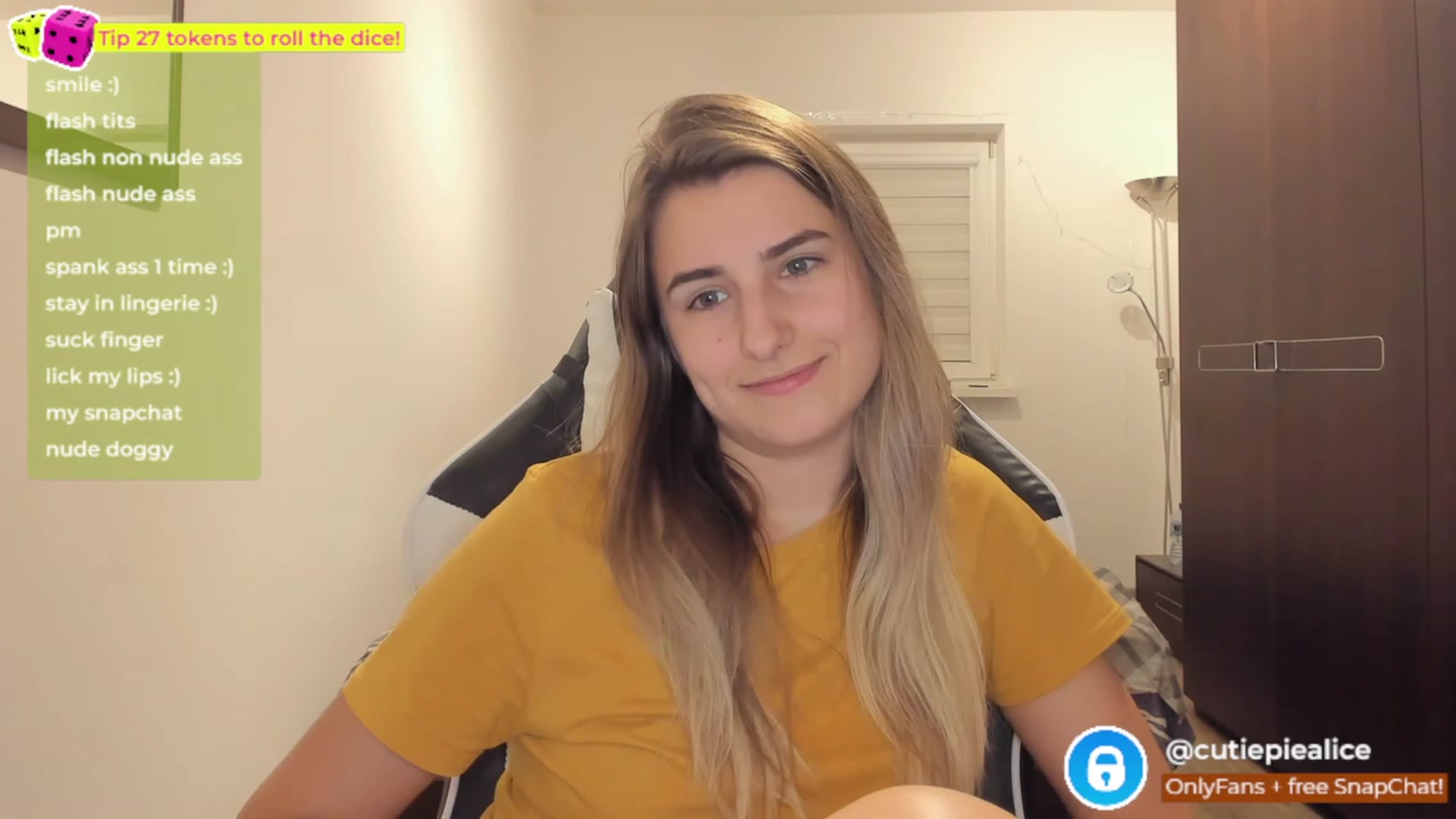 Gallery image thumbnail from TooBoringGirl's myfreecams stream on, 11/17/2022, 10:01 image 10 of 20