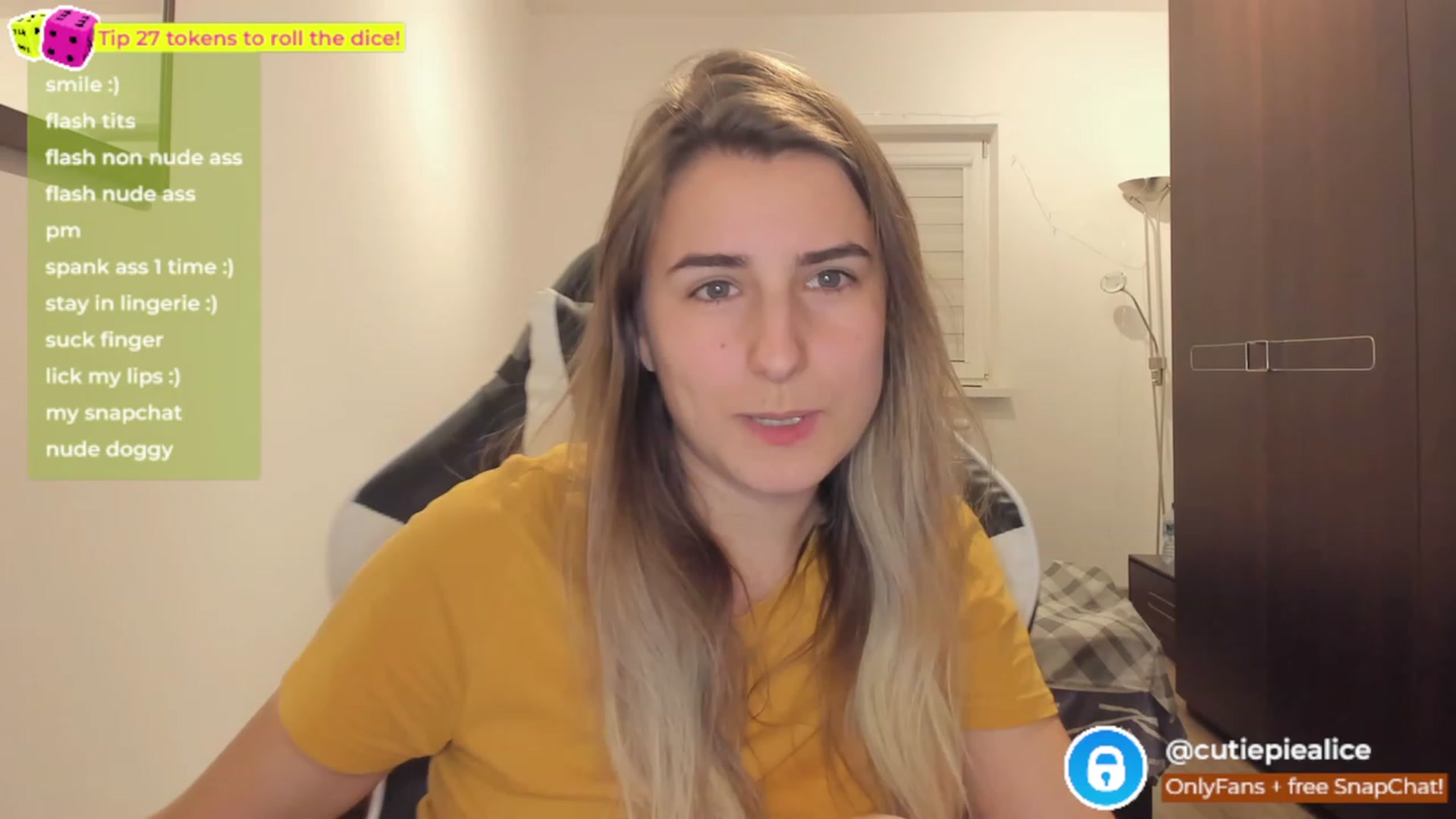 Gallery image thumbnail from TooBoringGirl's myfreecams stream on, 11/17/2022, 10:01 image 3 of 20
