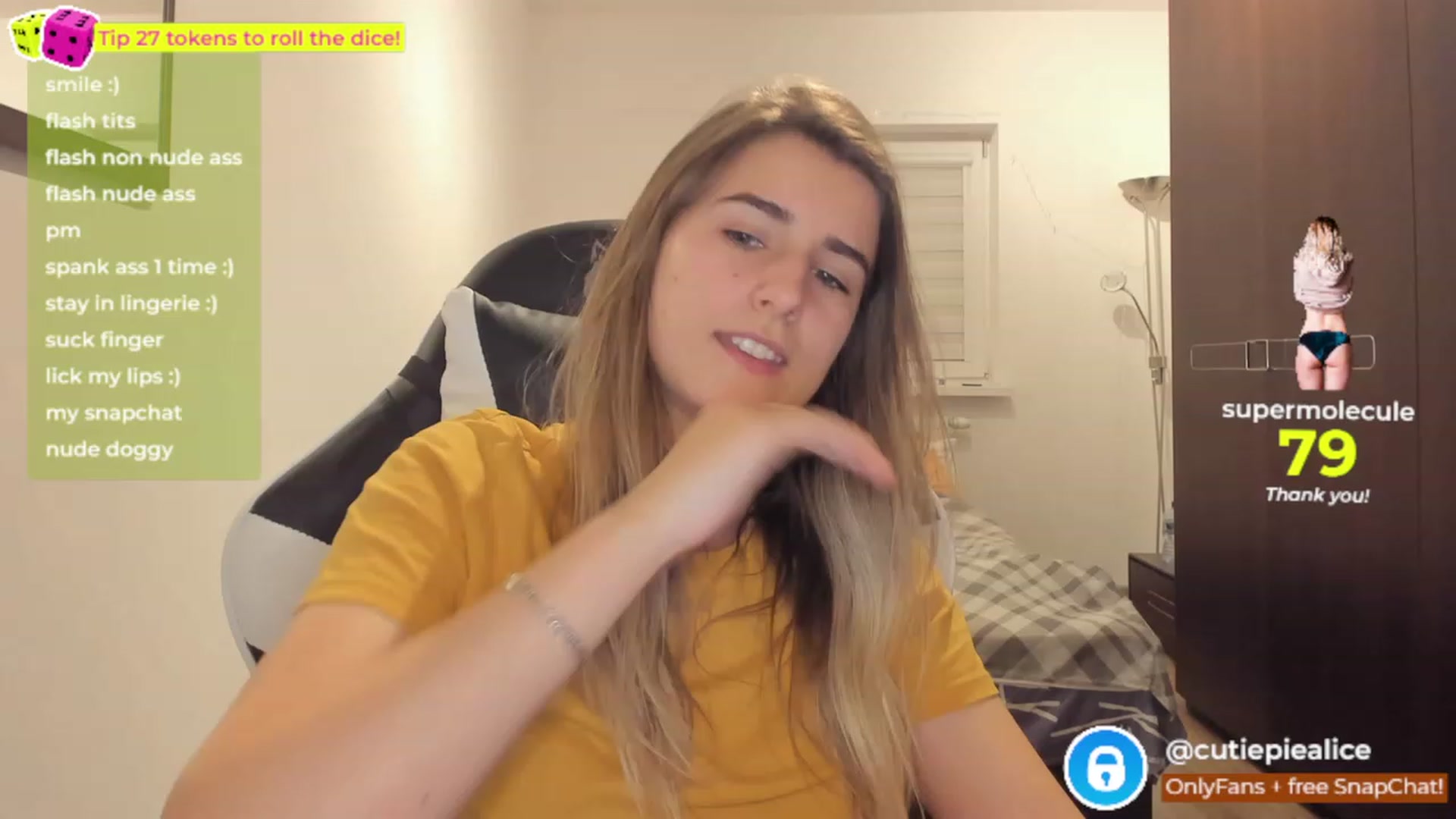 Gallery image thumbnail from TooBoringGirl's myfreecams stream on, 11/17/2022, 10:01 image 5 of 20