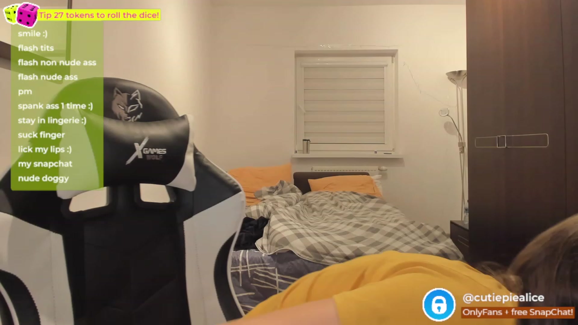 Gallery image thumbnail from TooBoringGirl's myfreecams stream on, 11/17/2022, 10:01 image 12 of 20