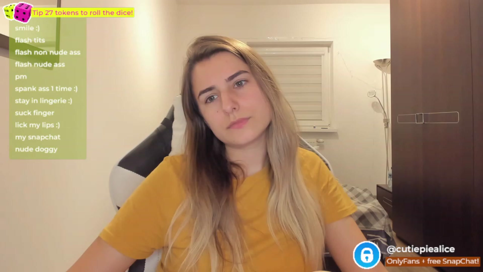 Gallery image thumbnail from TooBoringGirl's myfreecams stream on, 11/17/2022, 10:01 image 14 of 20
