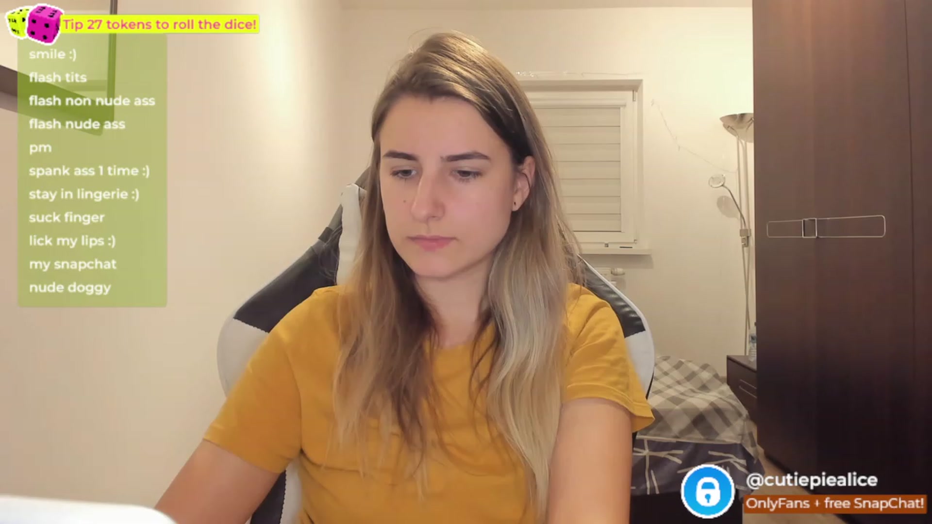 Gallery image thumbnail from TooBoringGirl's myfreecams stream on, 11/17/2022, 02:36 image 5 of 20